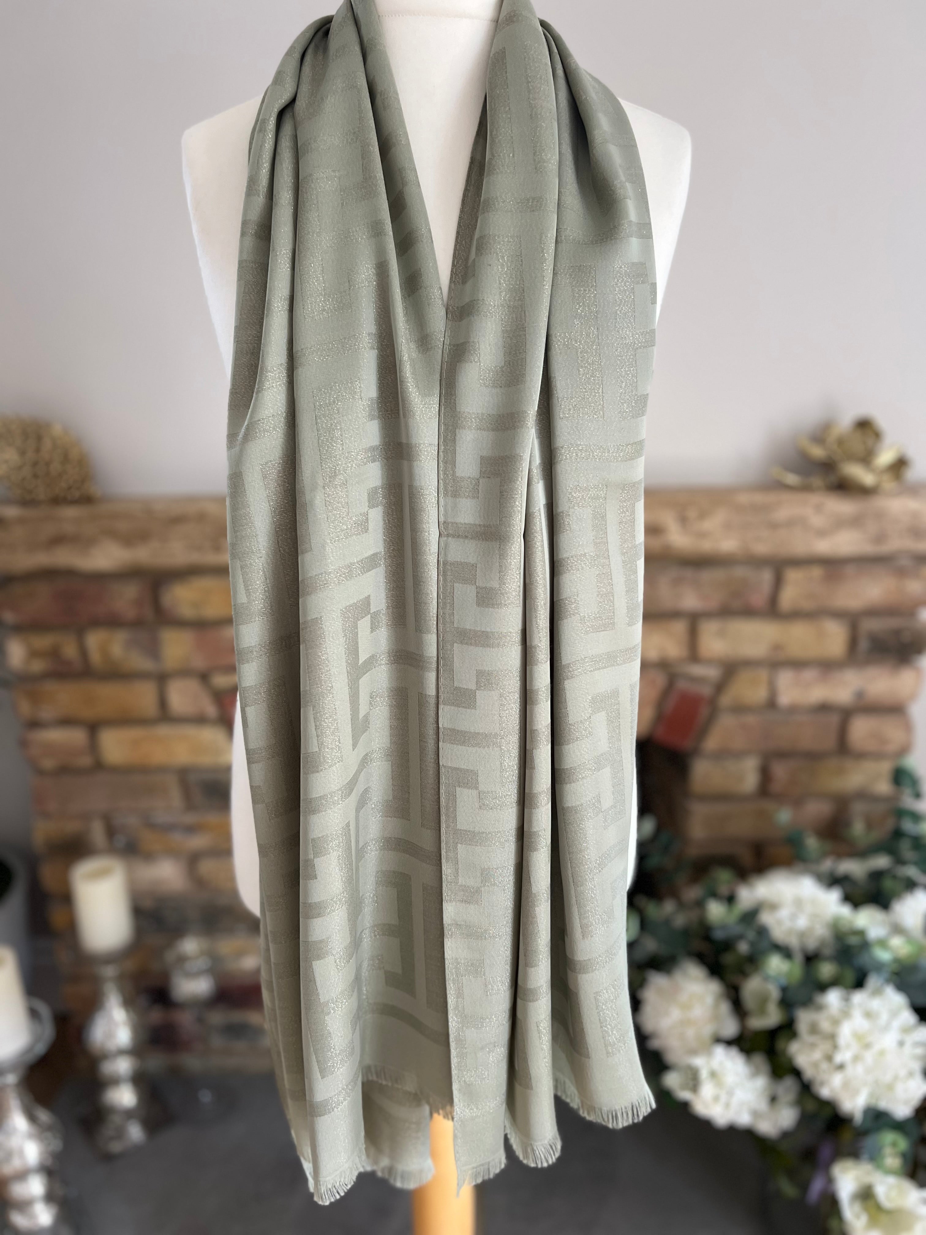 ✨ Maze Lumière Scarf