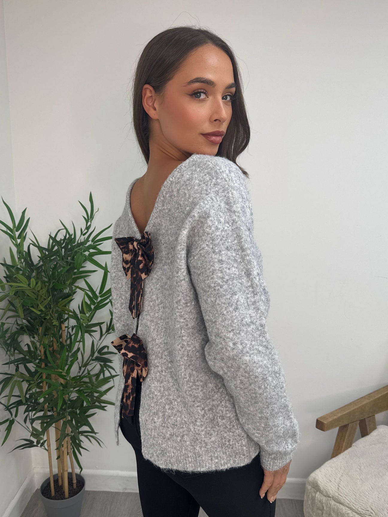 Backtalk Bow Jumper 🎀