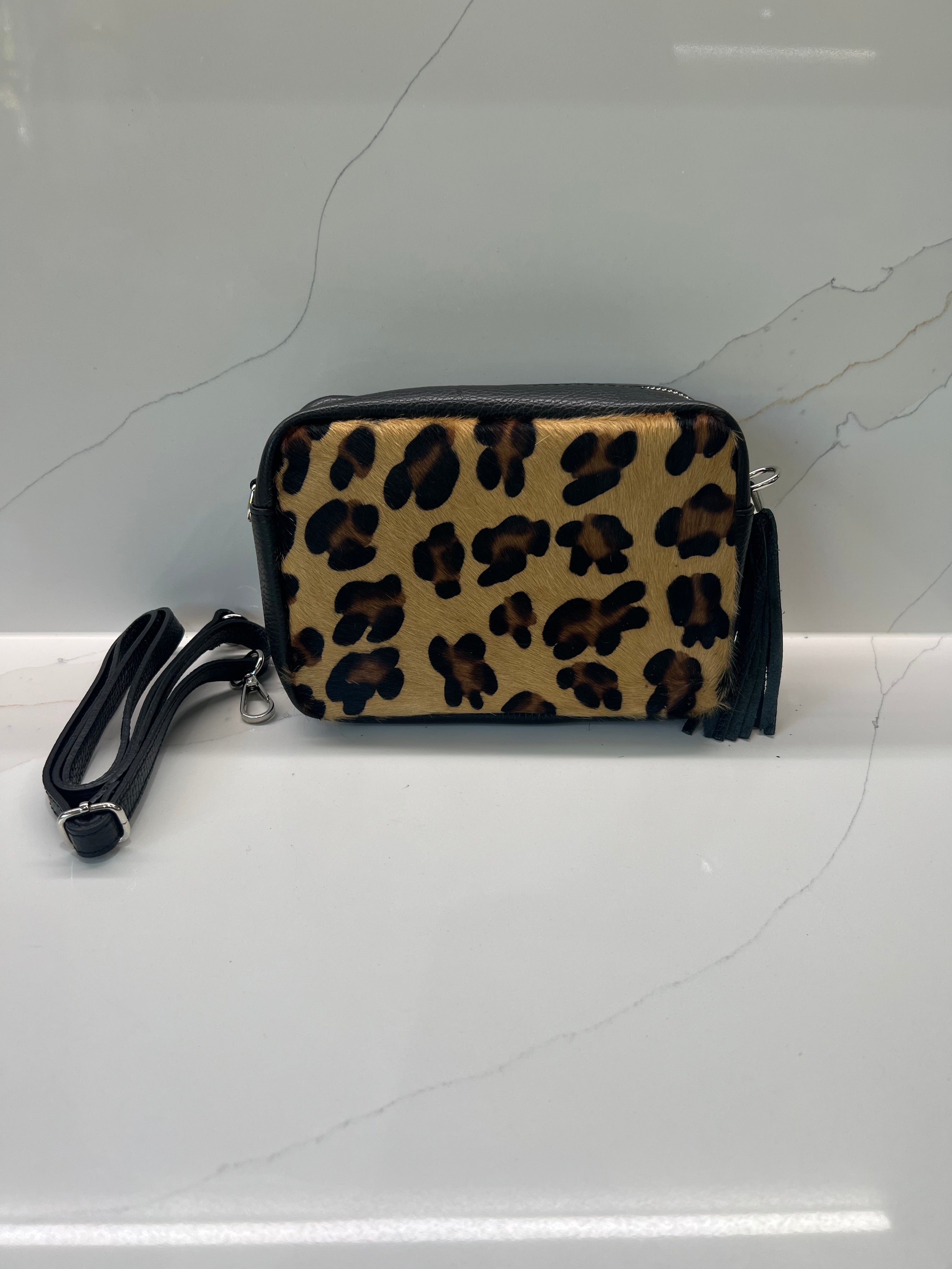 🐾 Wildhyde Camera Bag