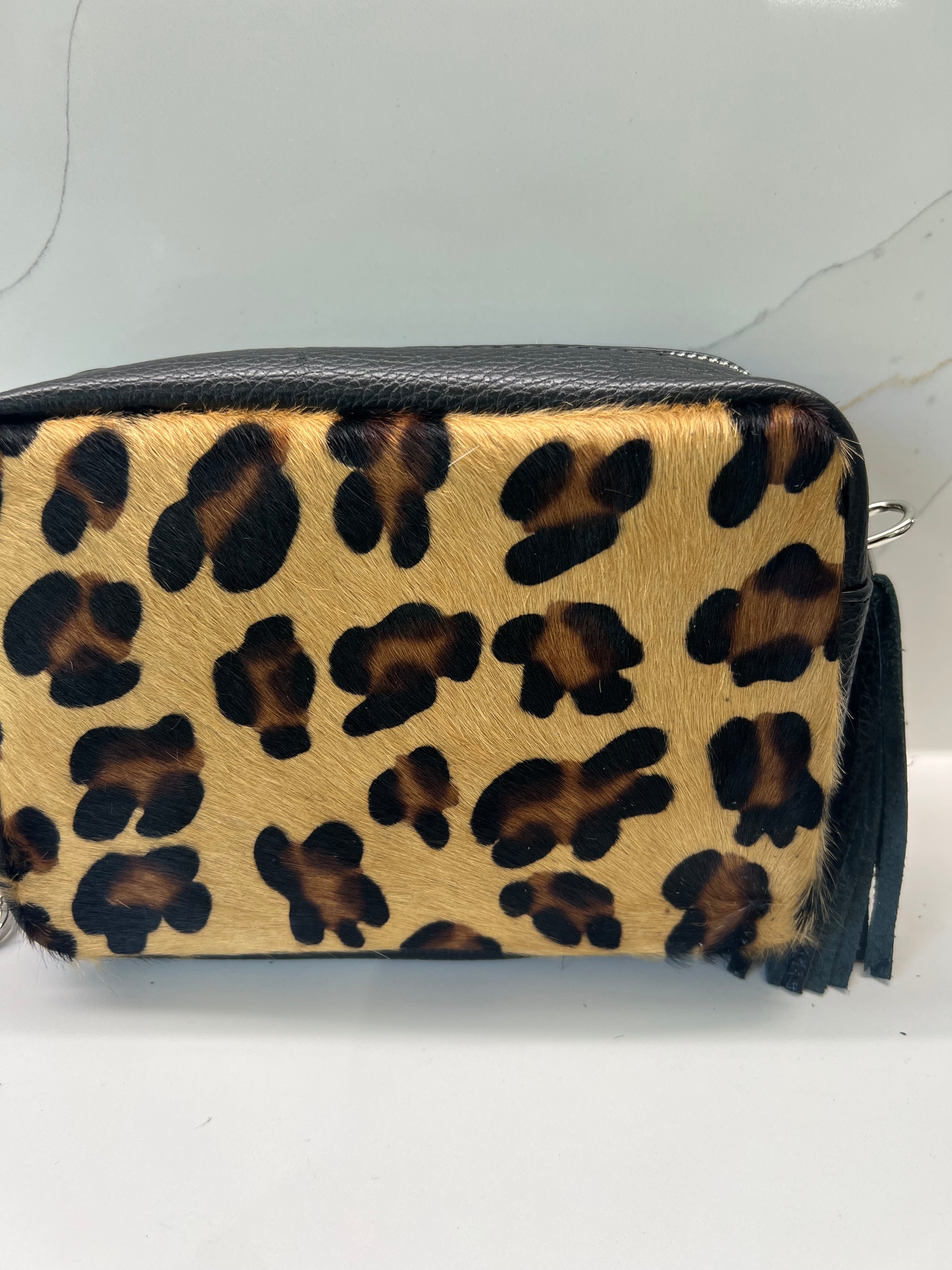 🐾 Wildhyde Camera Bag