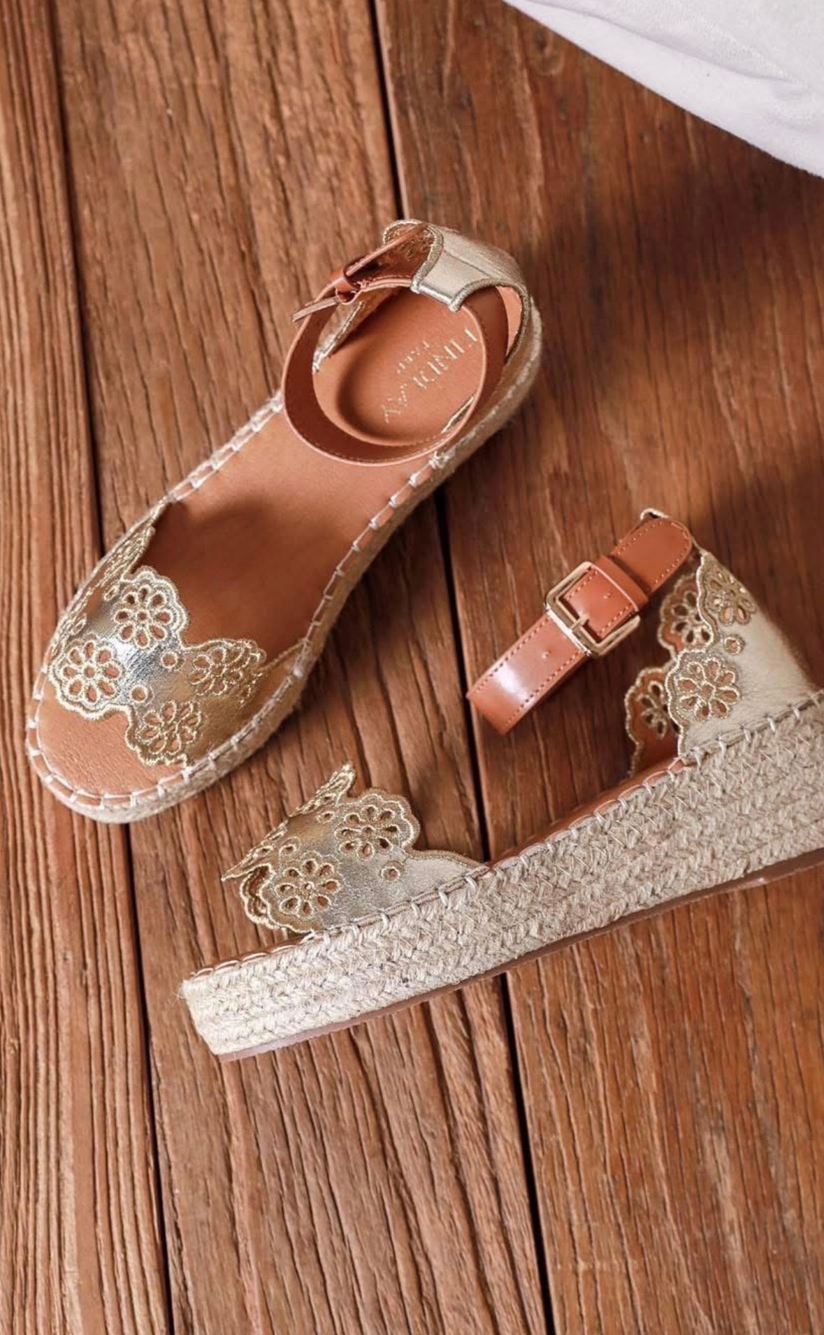 Aurelia Cut‑Out Wedge