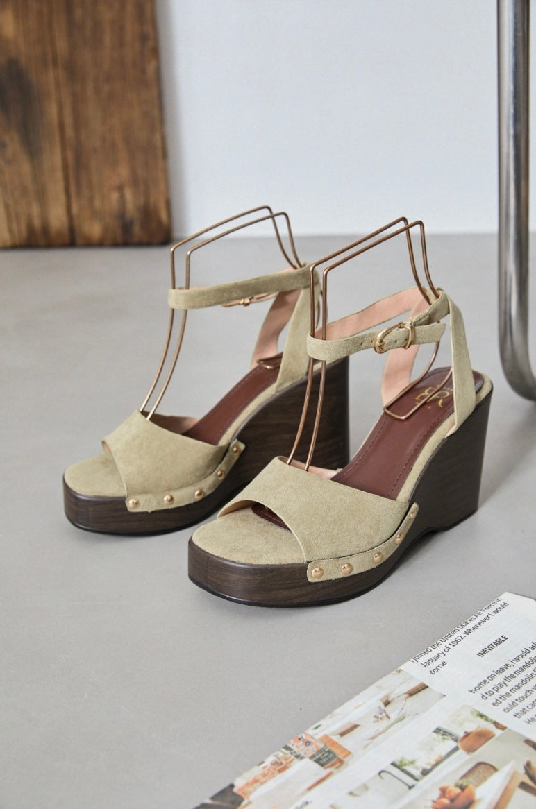 Zara wedge Sandal