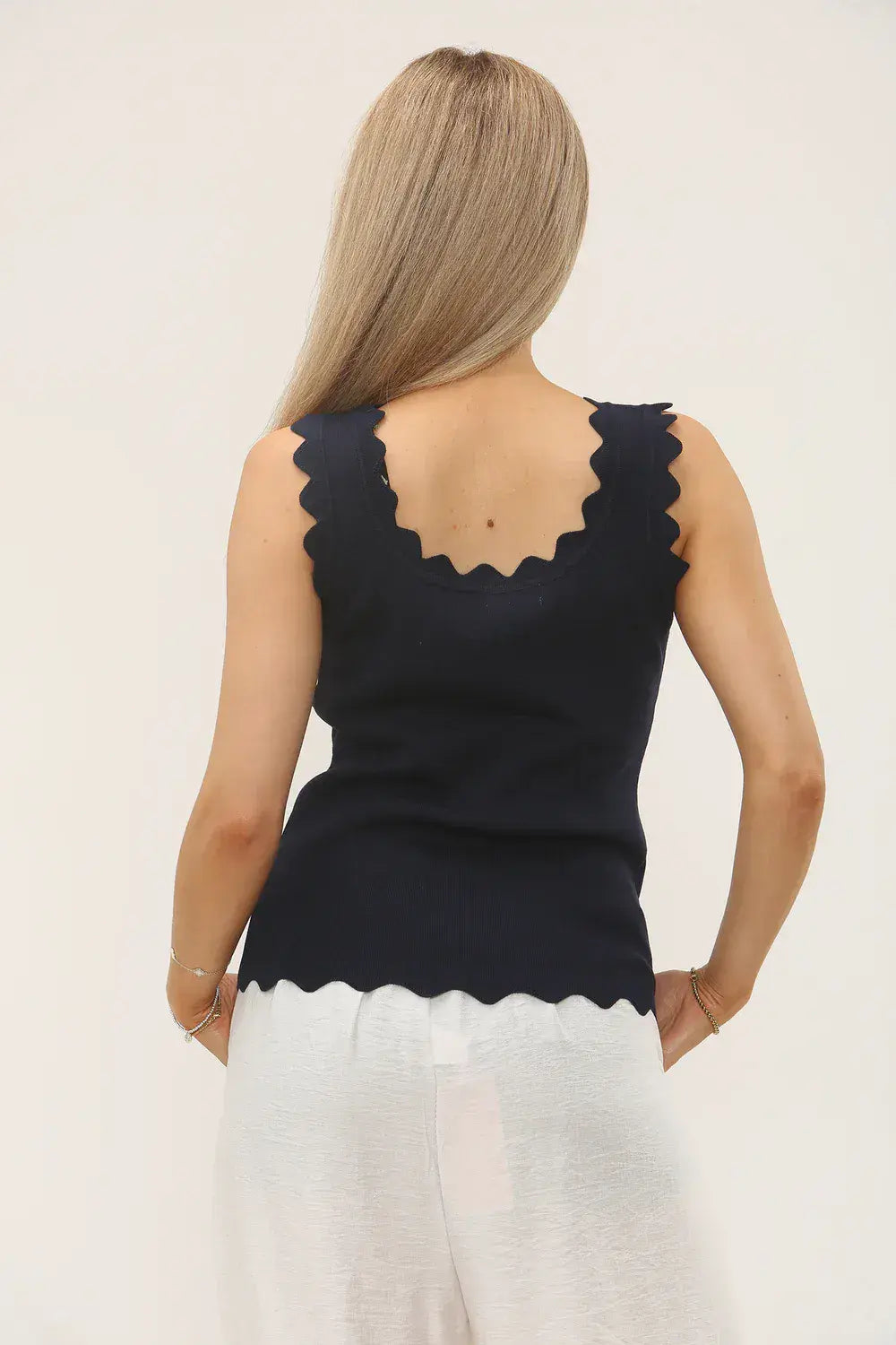 The Elowen Scallop Vest