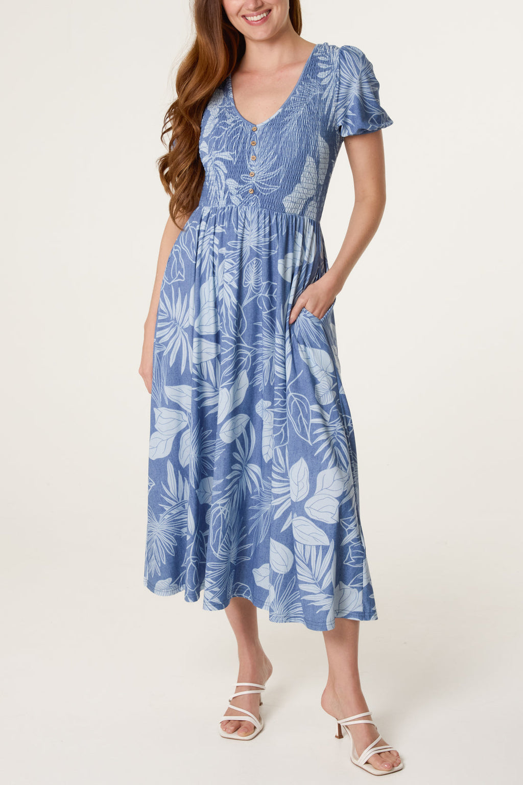 Donna Shirred Scoop Neck Leaf Print Dress – Denim