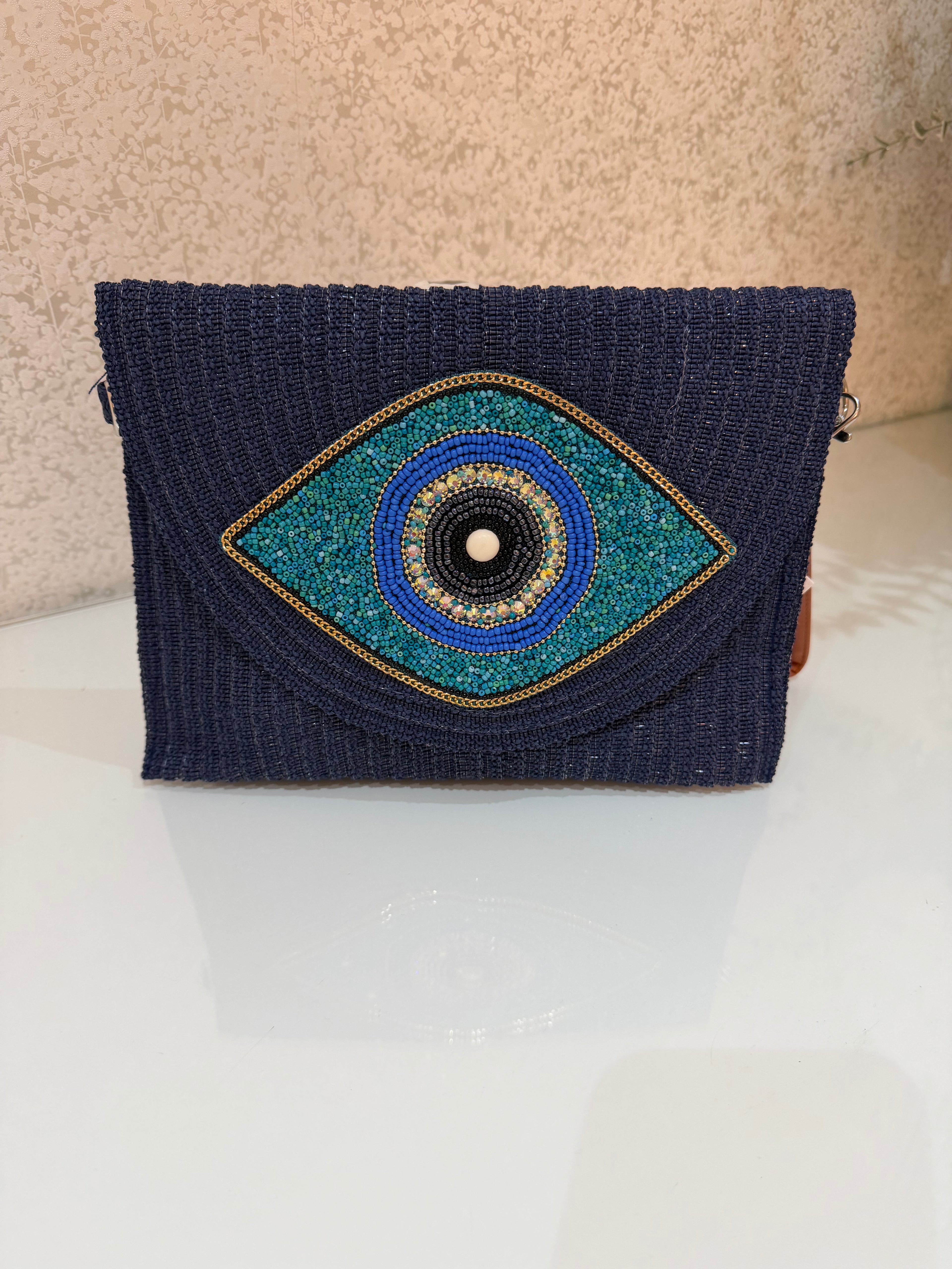 Eye Clutch