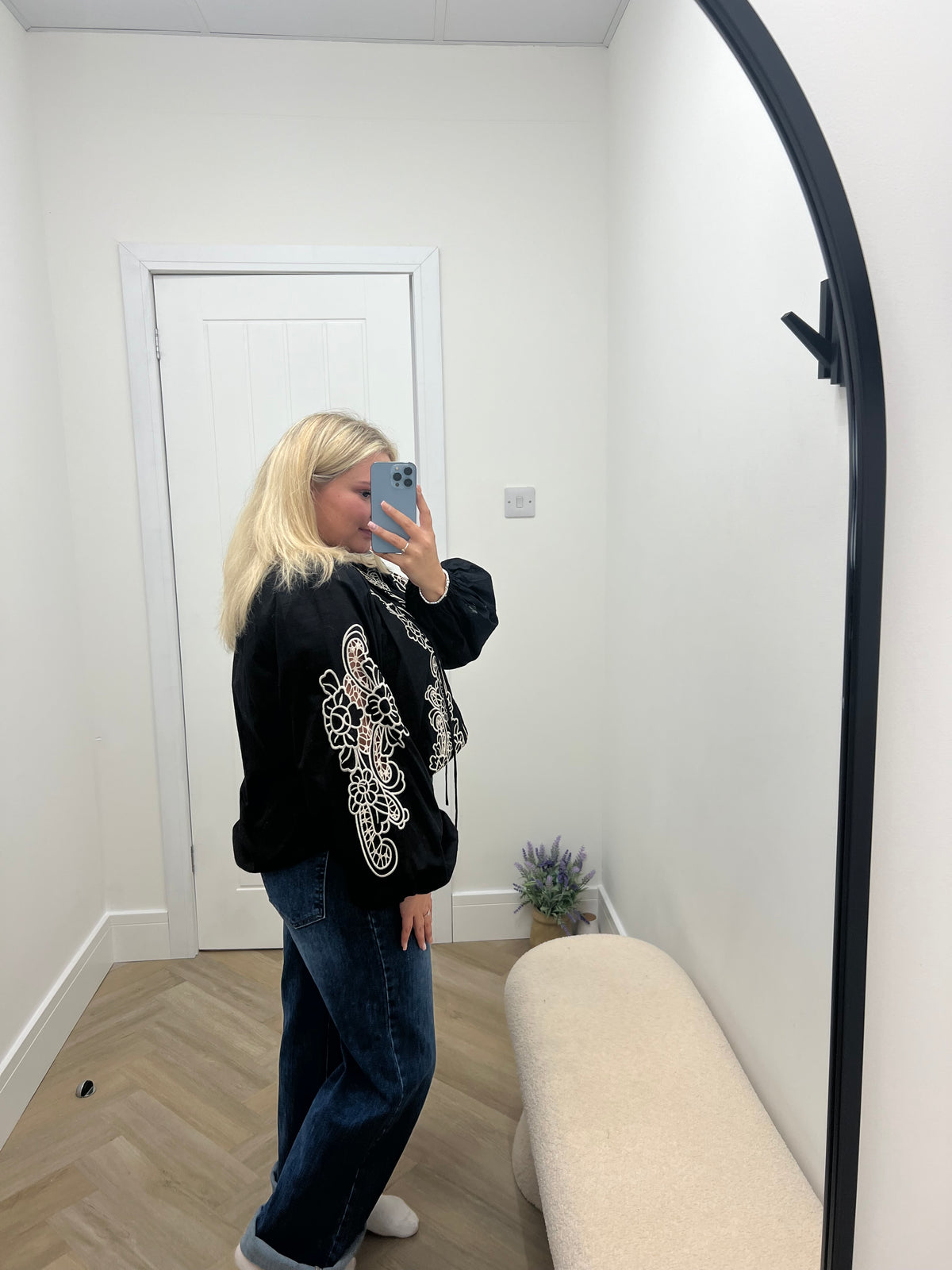 Ivy embroidered blouse🤎🖤