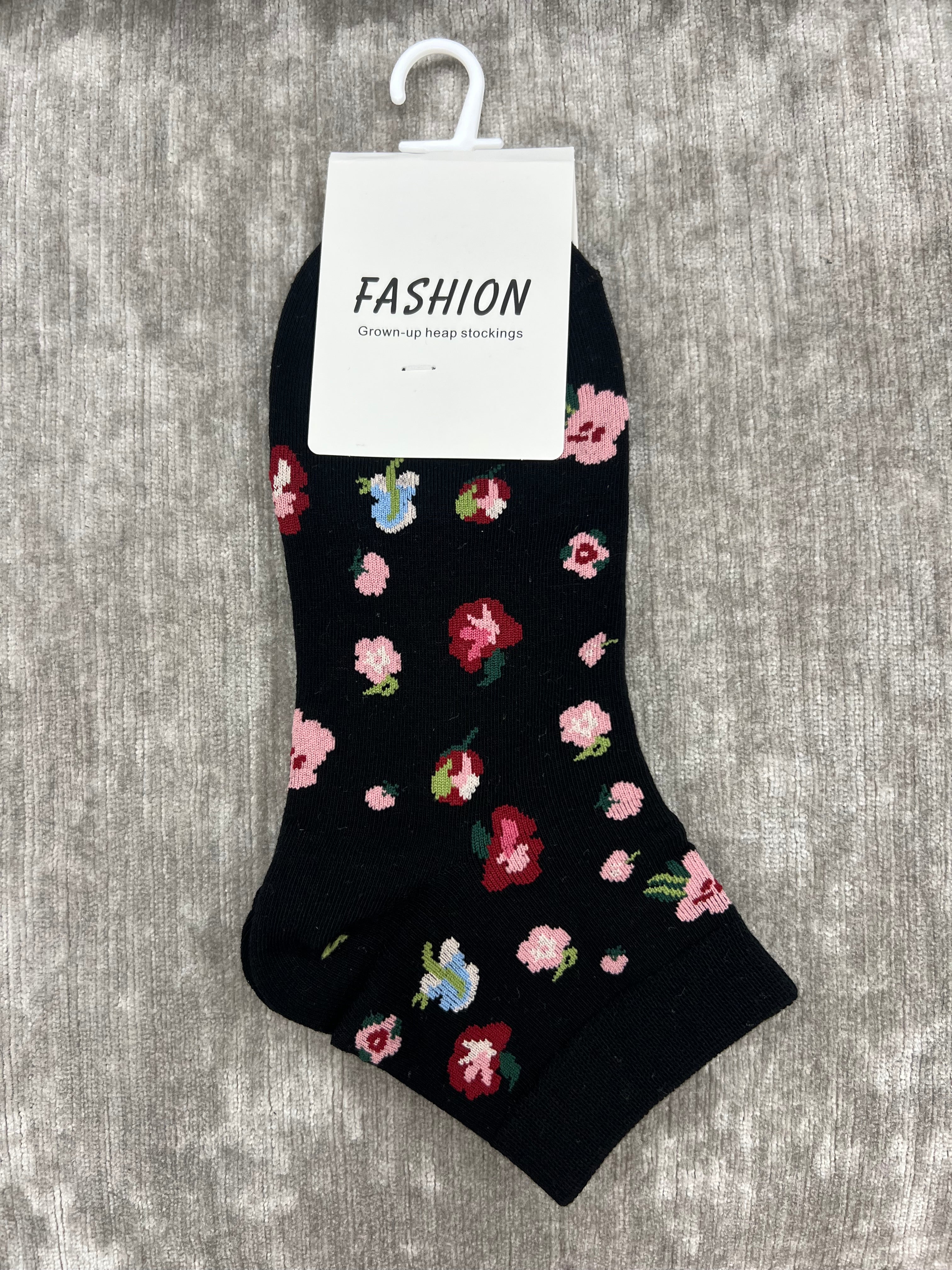 🌸 Floral Pattern Socks