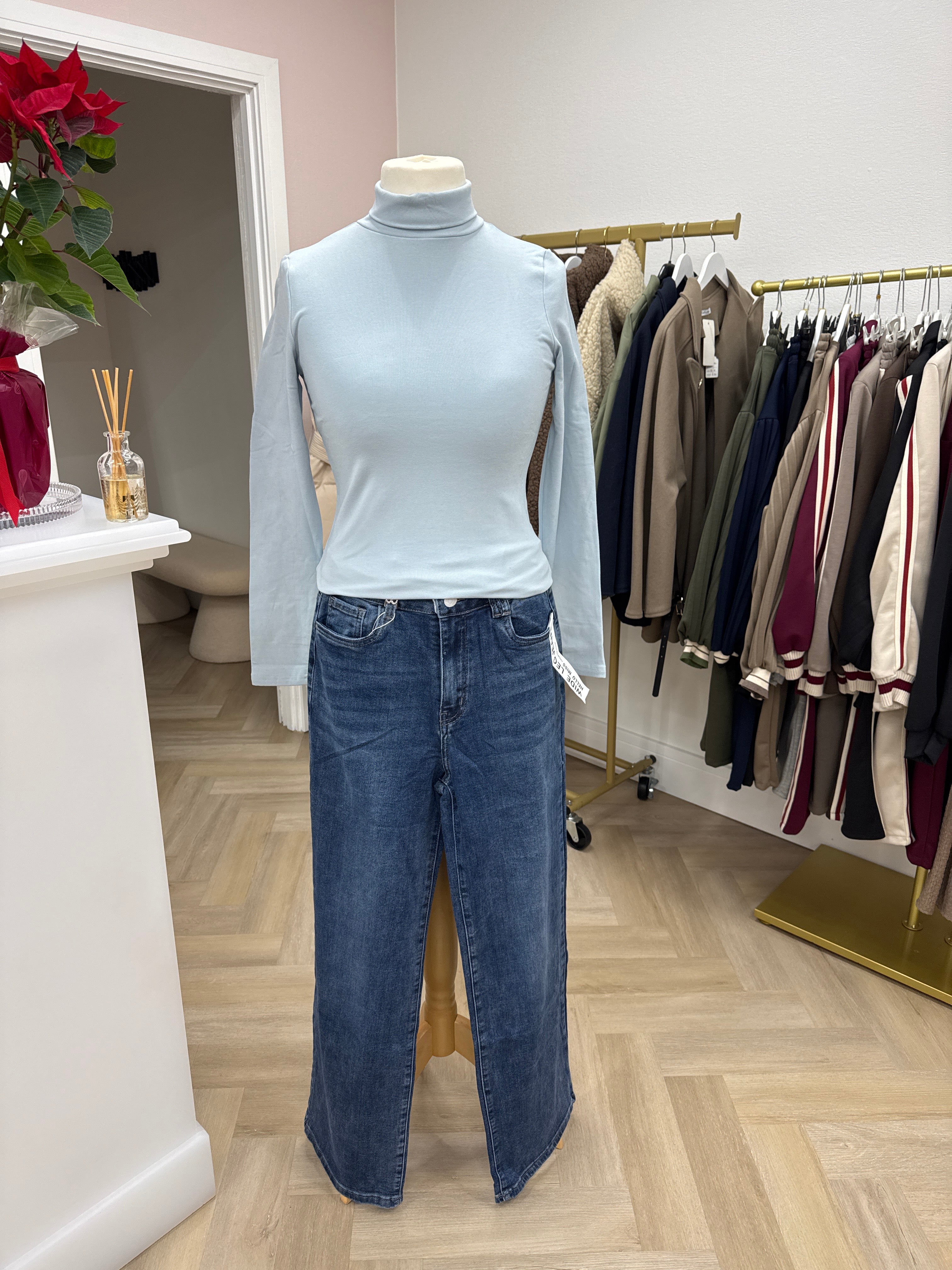 ✨ Polly High Neck Top