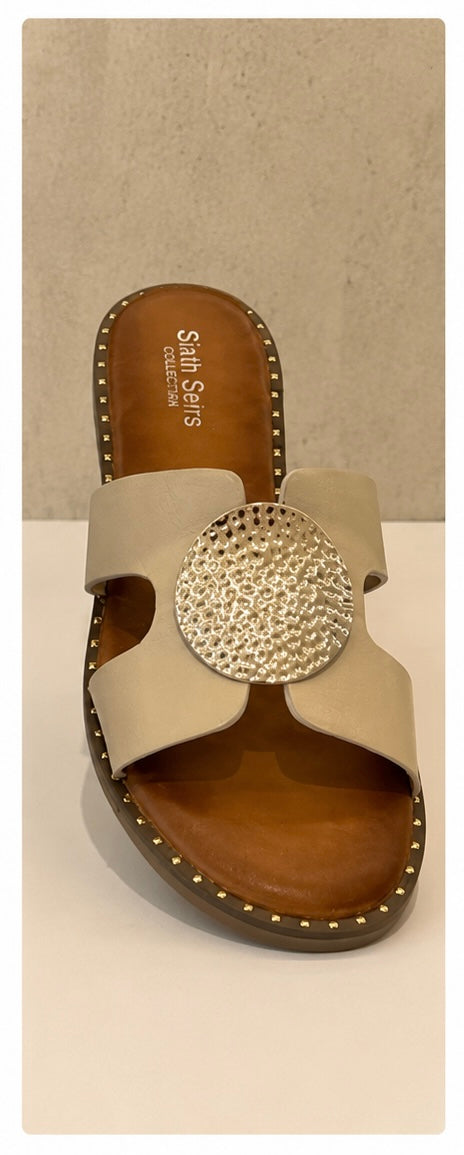 Holly Hammered Disc Sandal