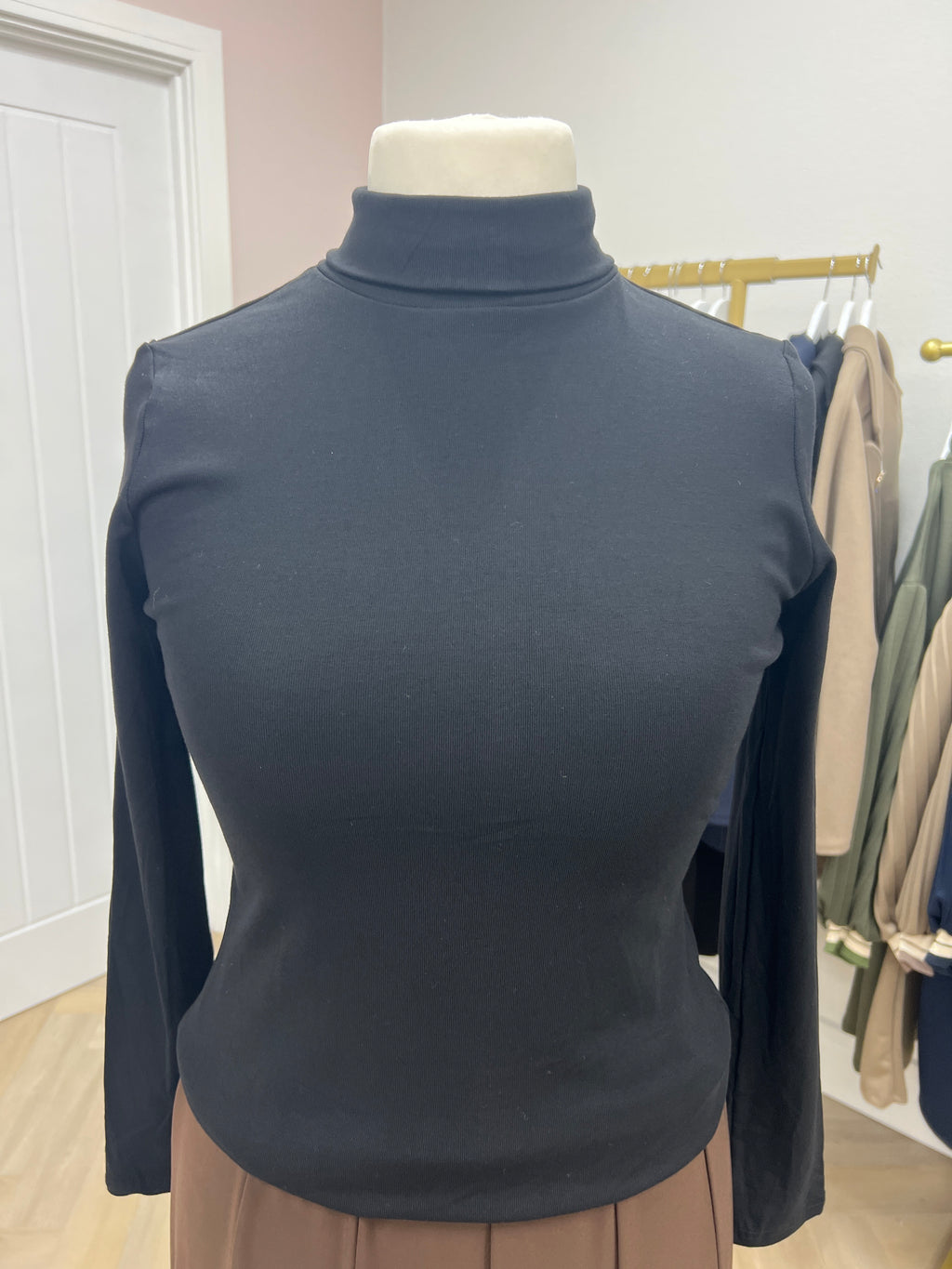 ✨ Polly High Neck Top