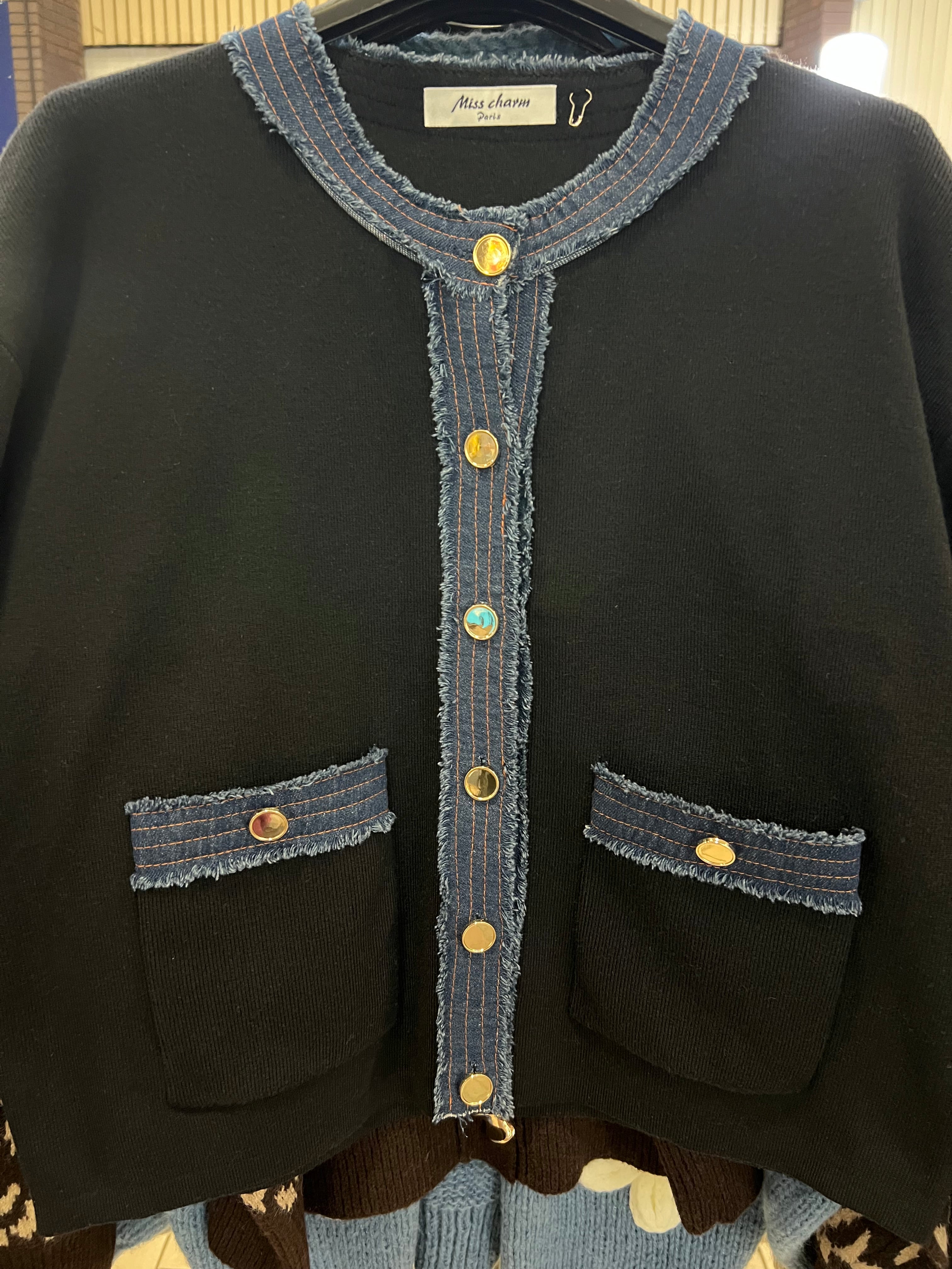🖤 Denim-Trimmed Gold Button Jacket