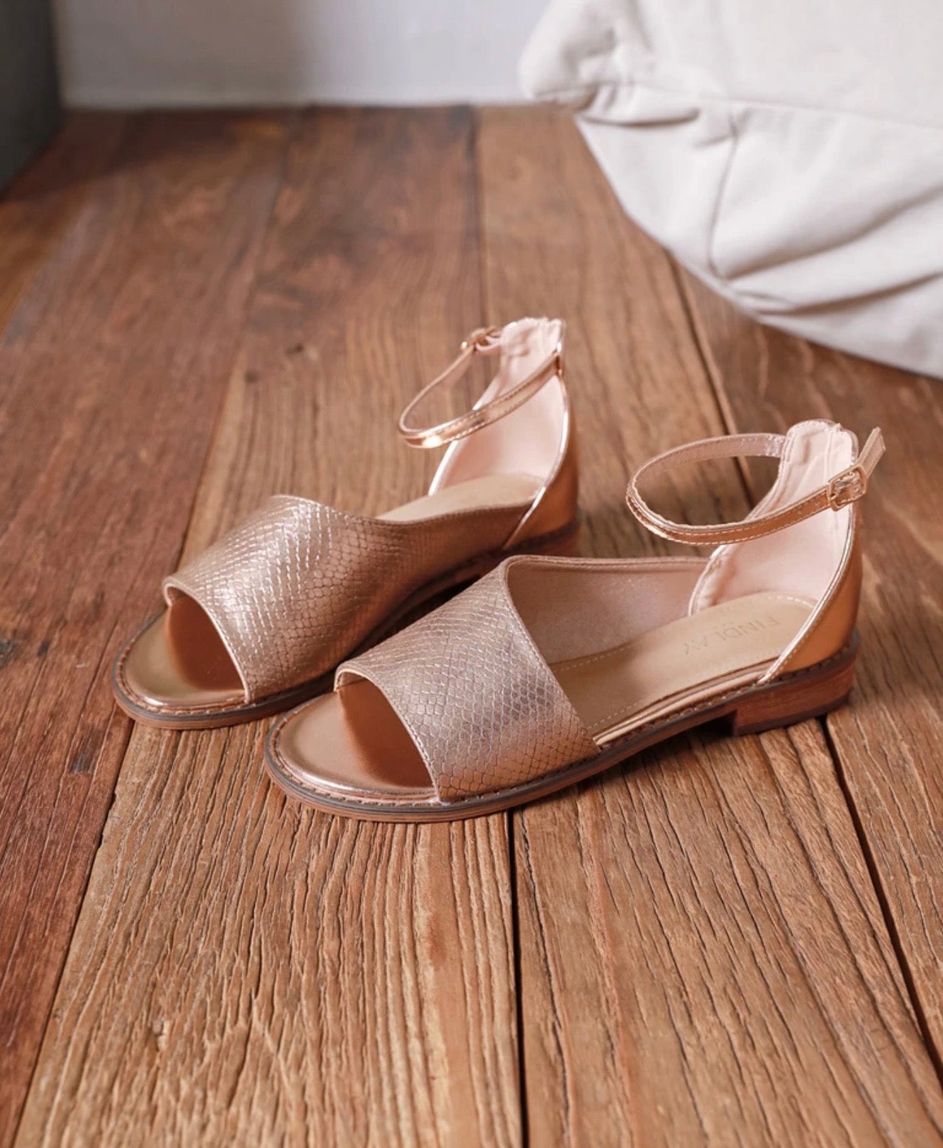 Zyla Sandals