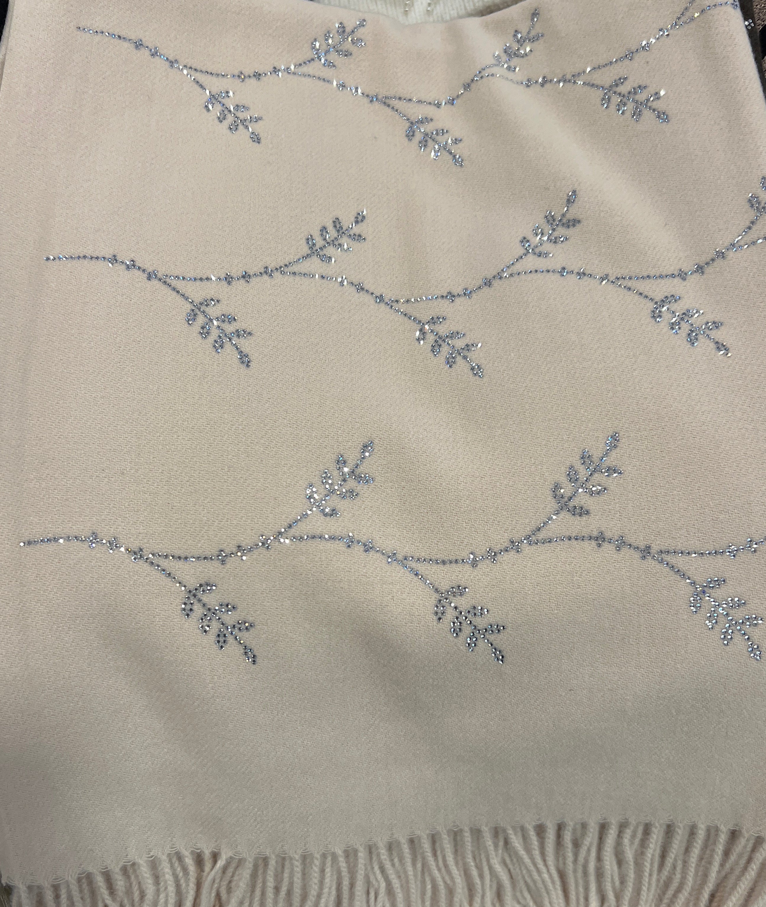 ✨ Leaf Sparkle Scarf