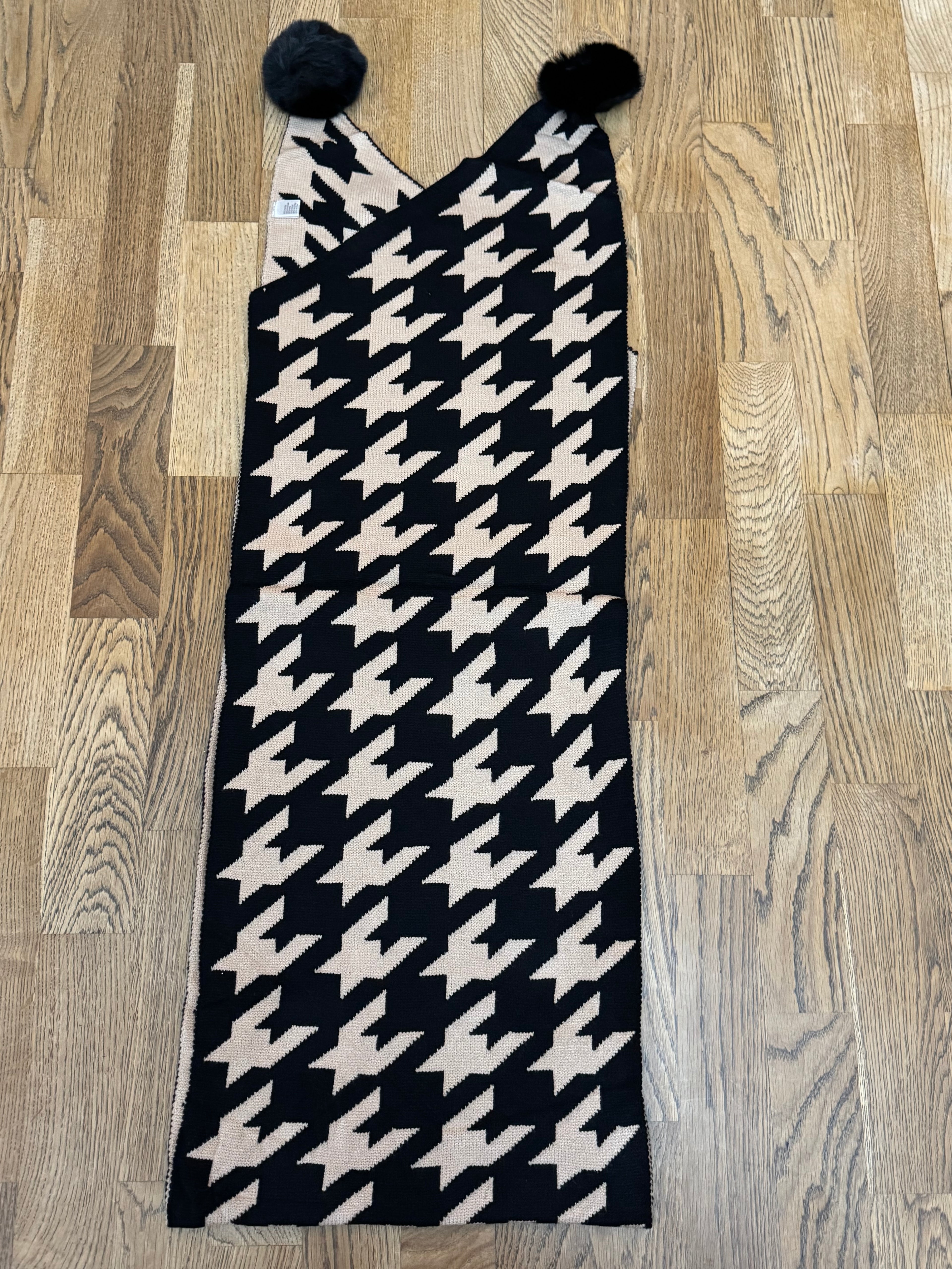 The Houndstooth
