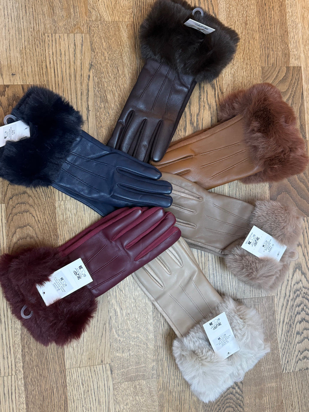 ❄️ Luxe Touch Faux Leather Gloves