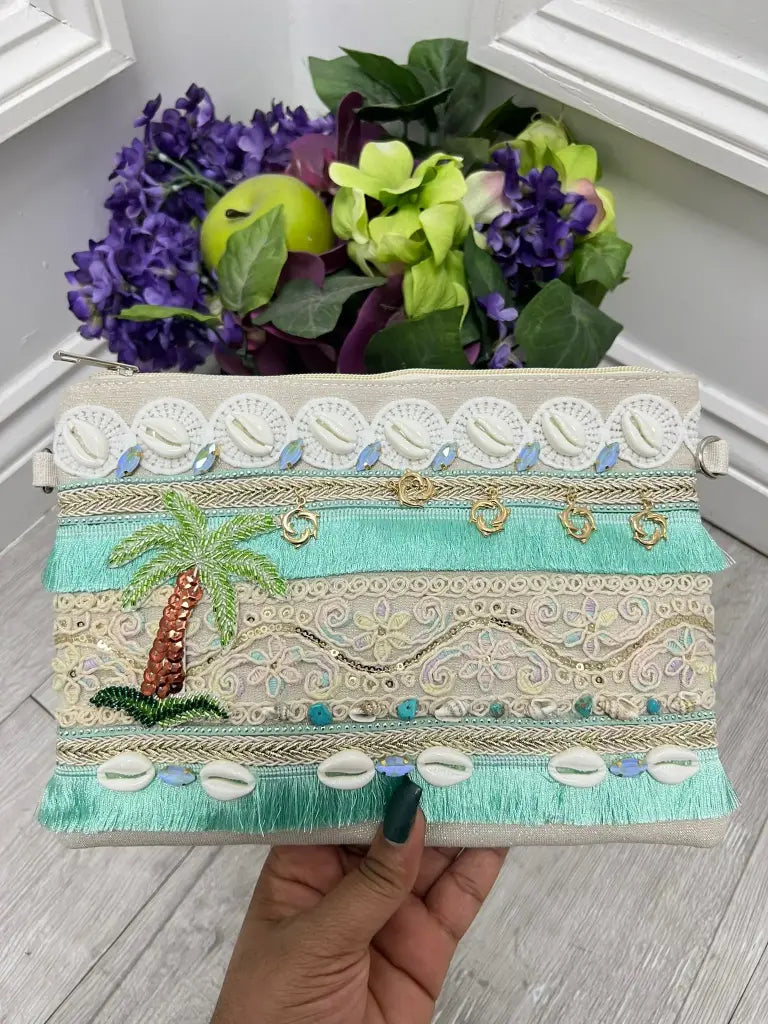🌴 Palm – Embellished Boho Clutch