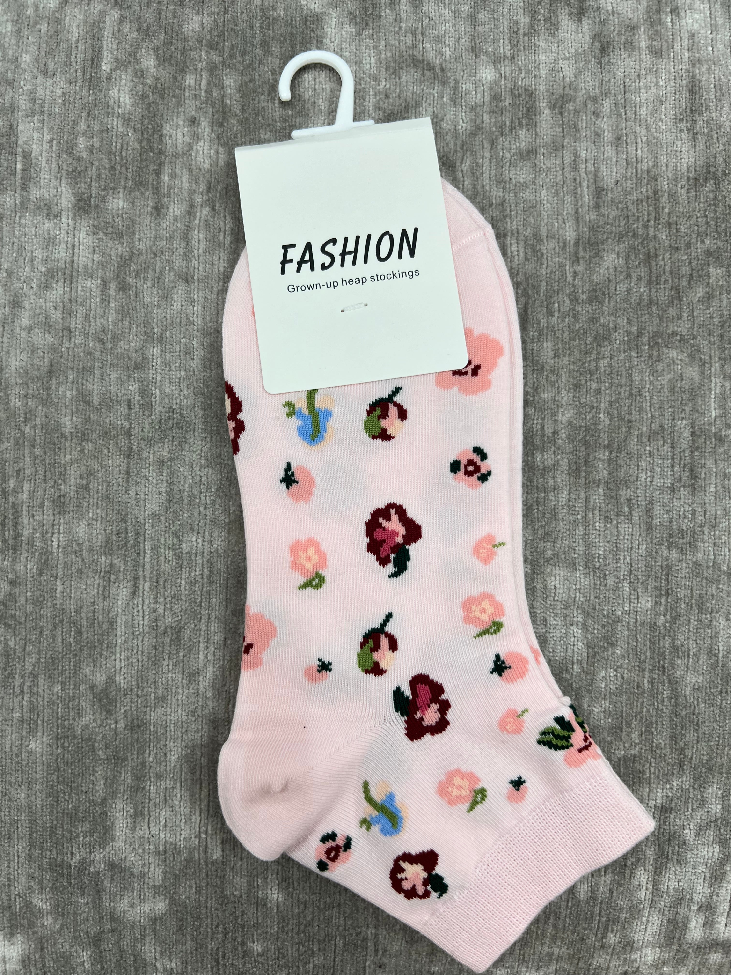 🌸 Floral Pattern Socks