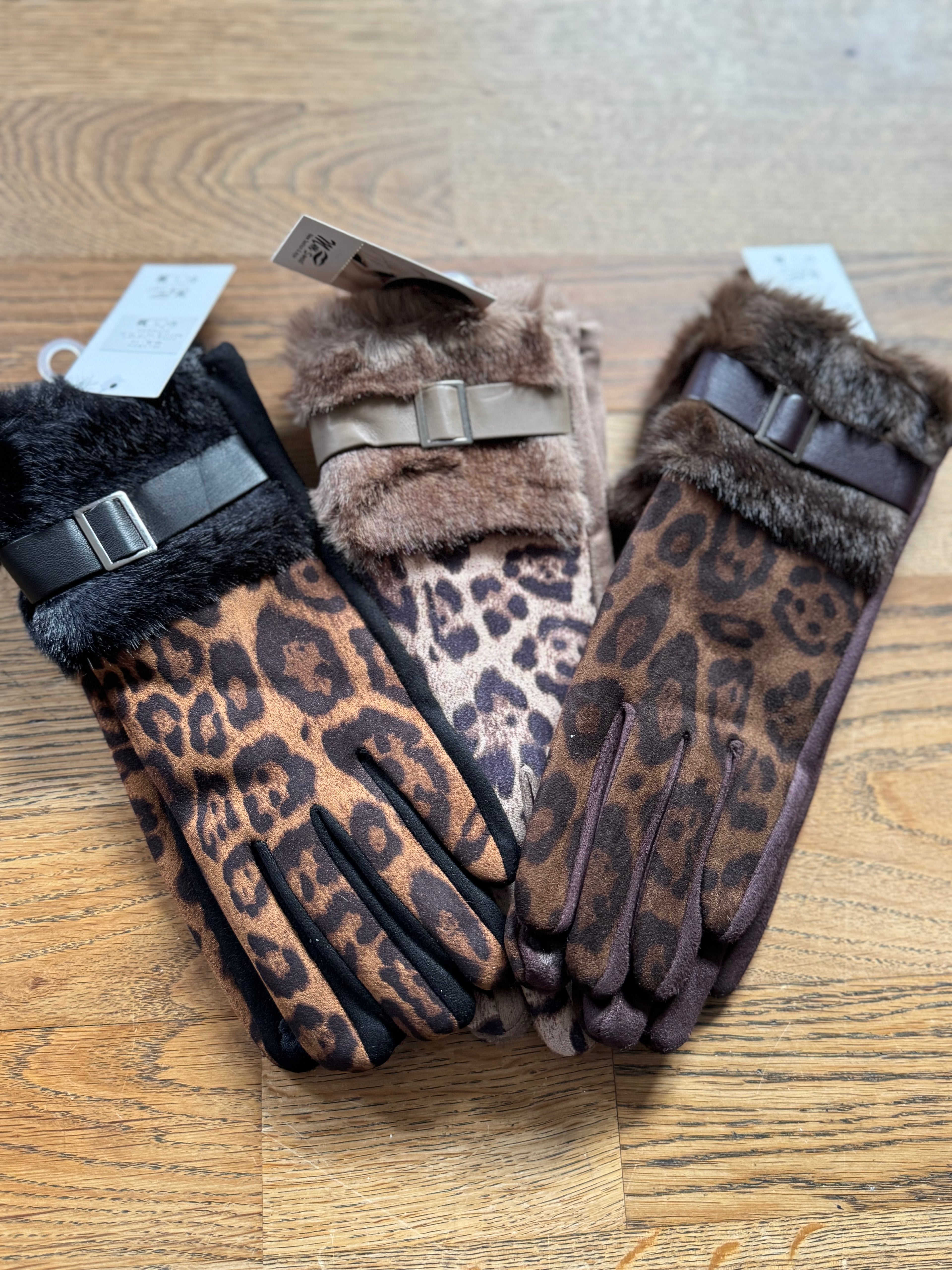 🐾 Luxe Leopard Winter Gloves