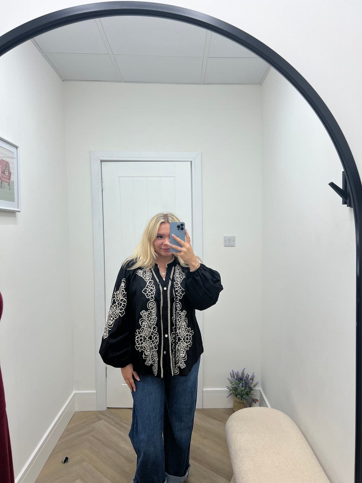 Ivy embroidered blouse🤎🖤
