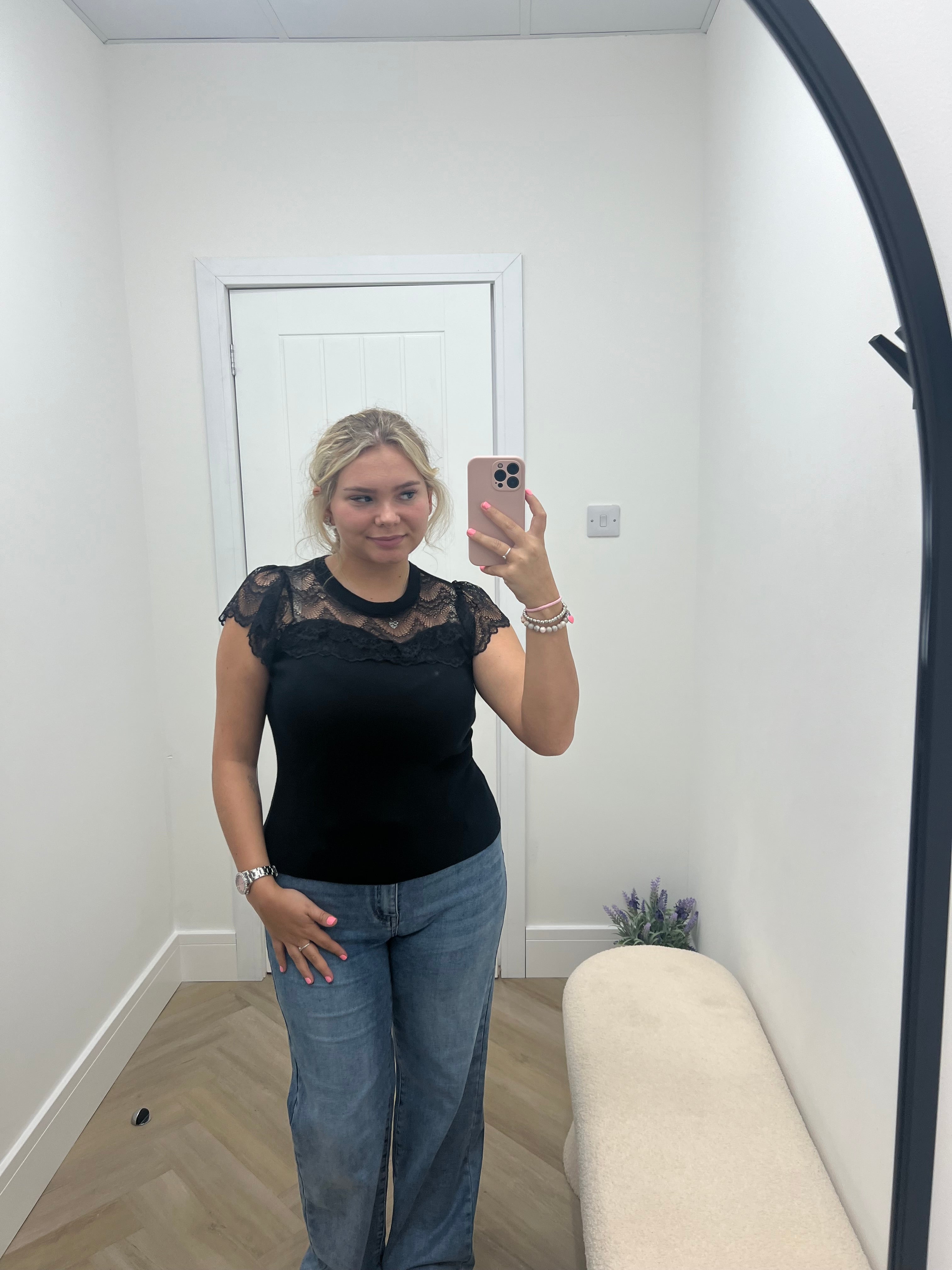 Anna lace top🤍🖤