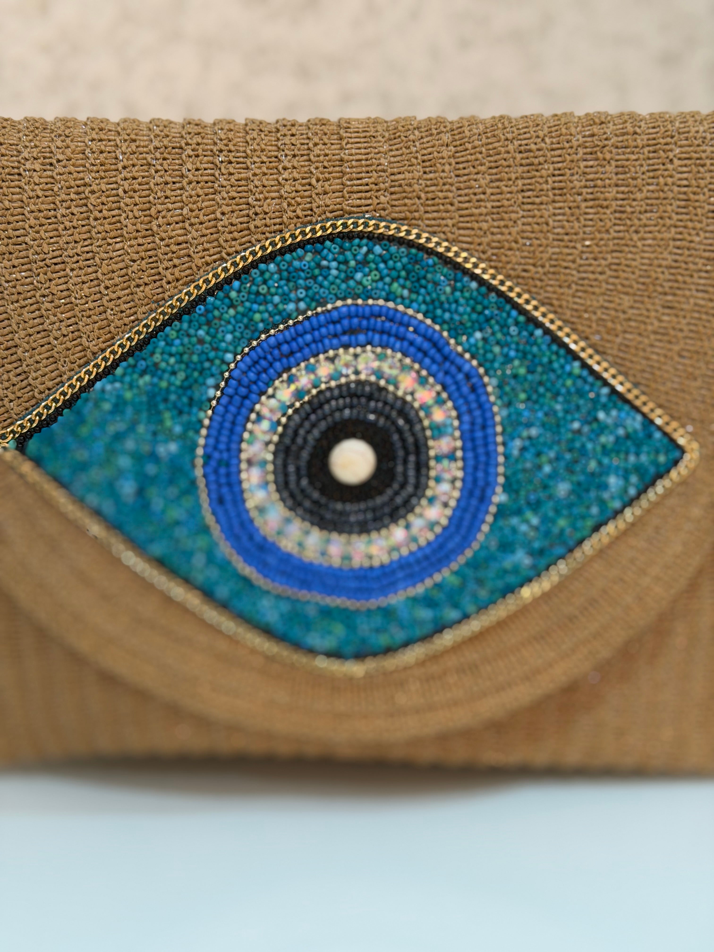 Eye Clutch