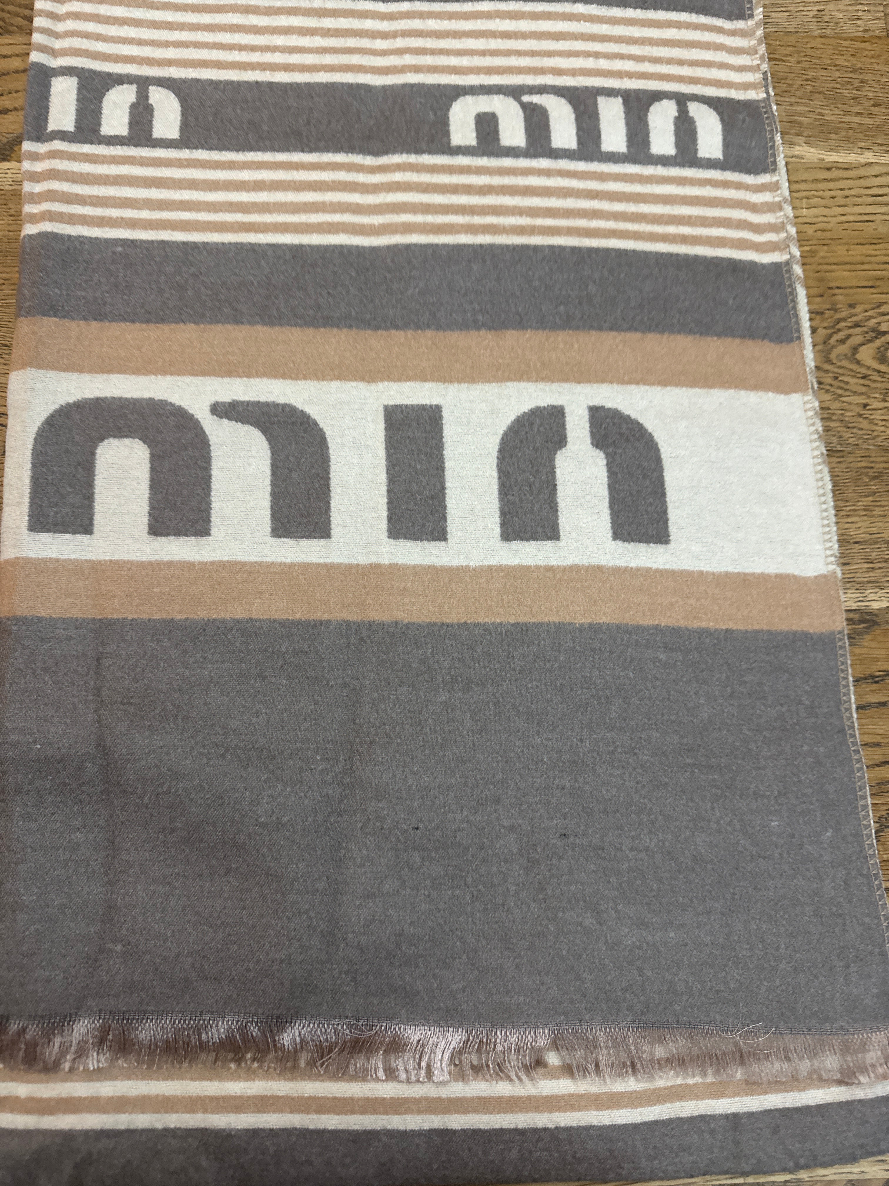 MUI Scarf