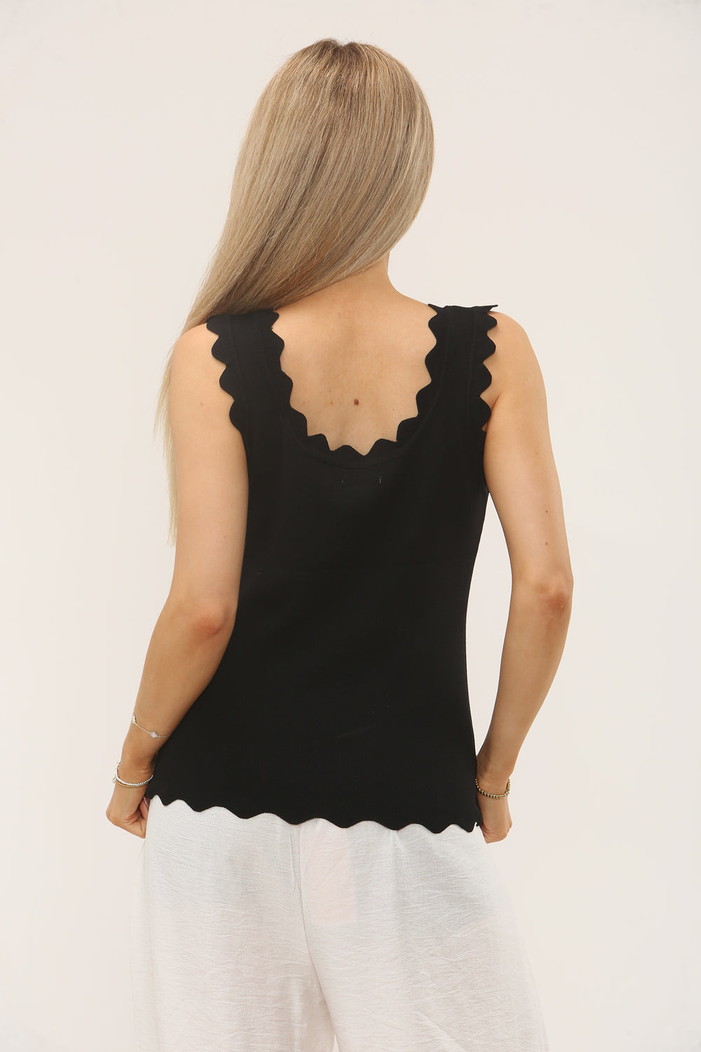 The Elowen Scallop Vest