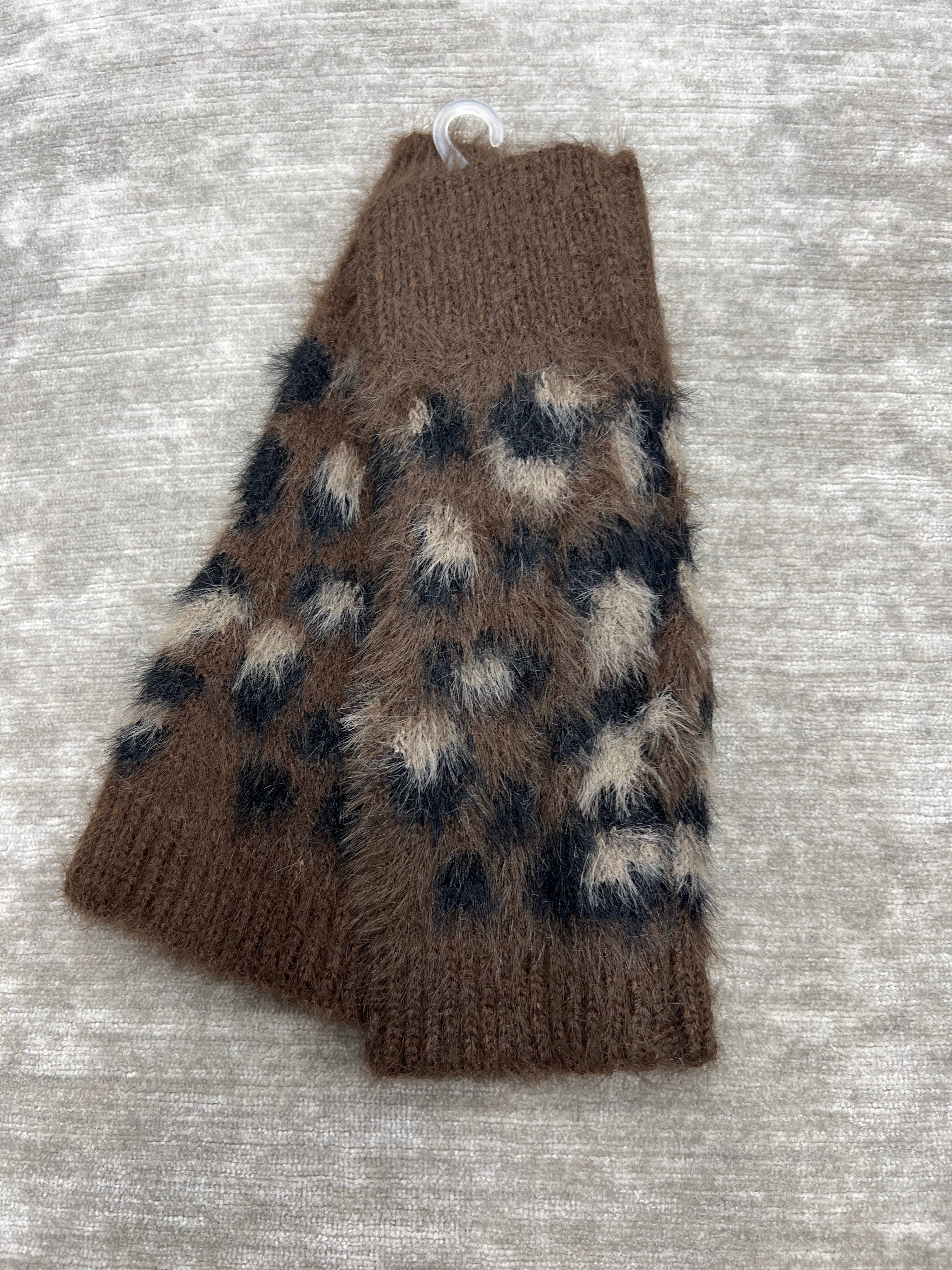 🐾 Leopard Luxe Fingerless Gloves