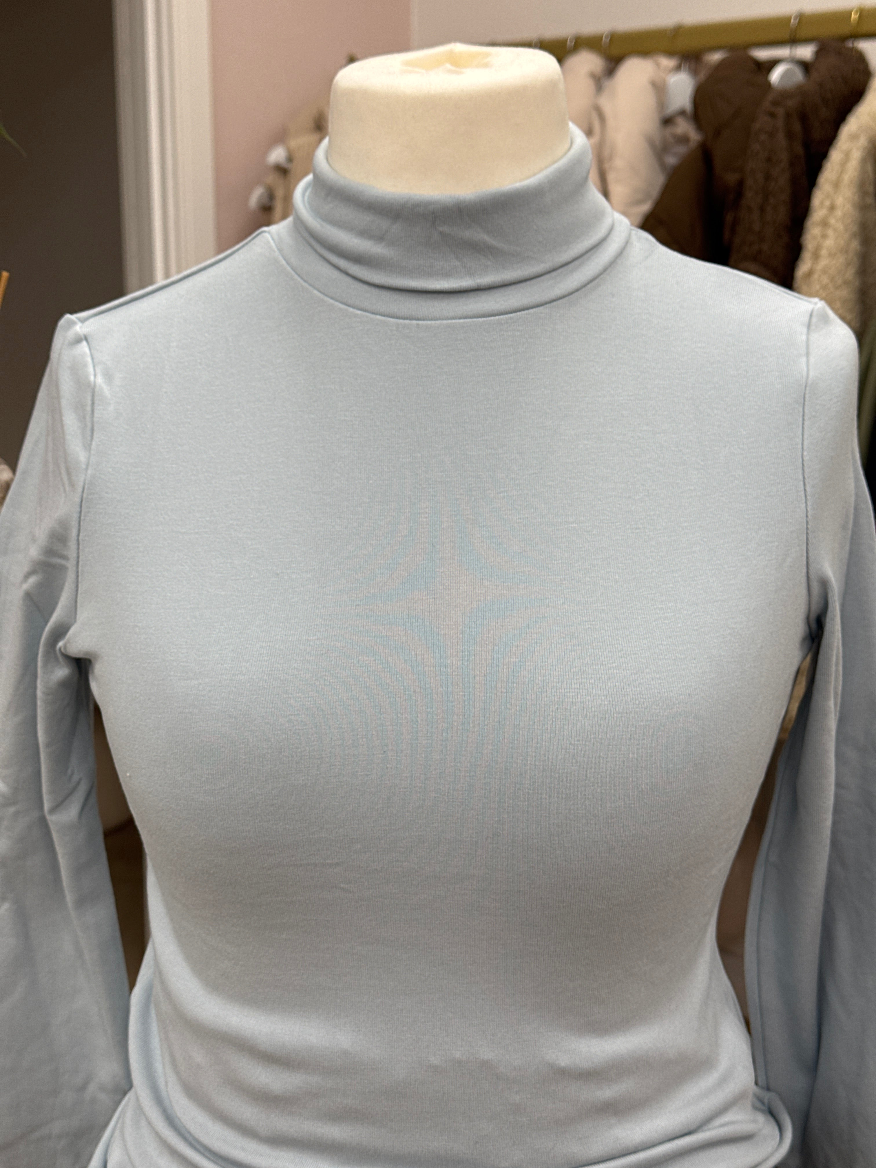 ✨ Polly High Neck Top