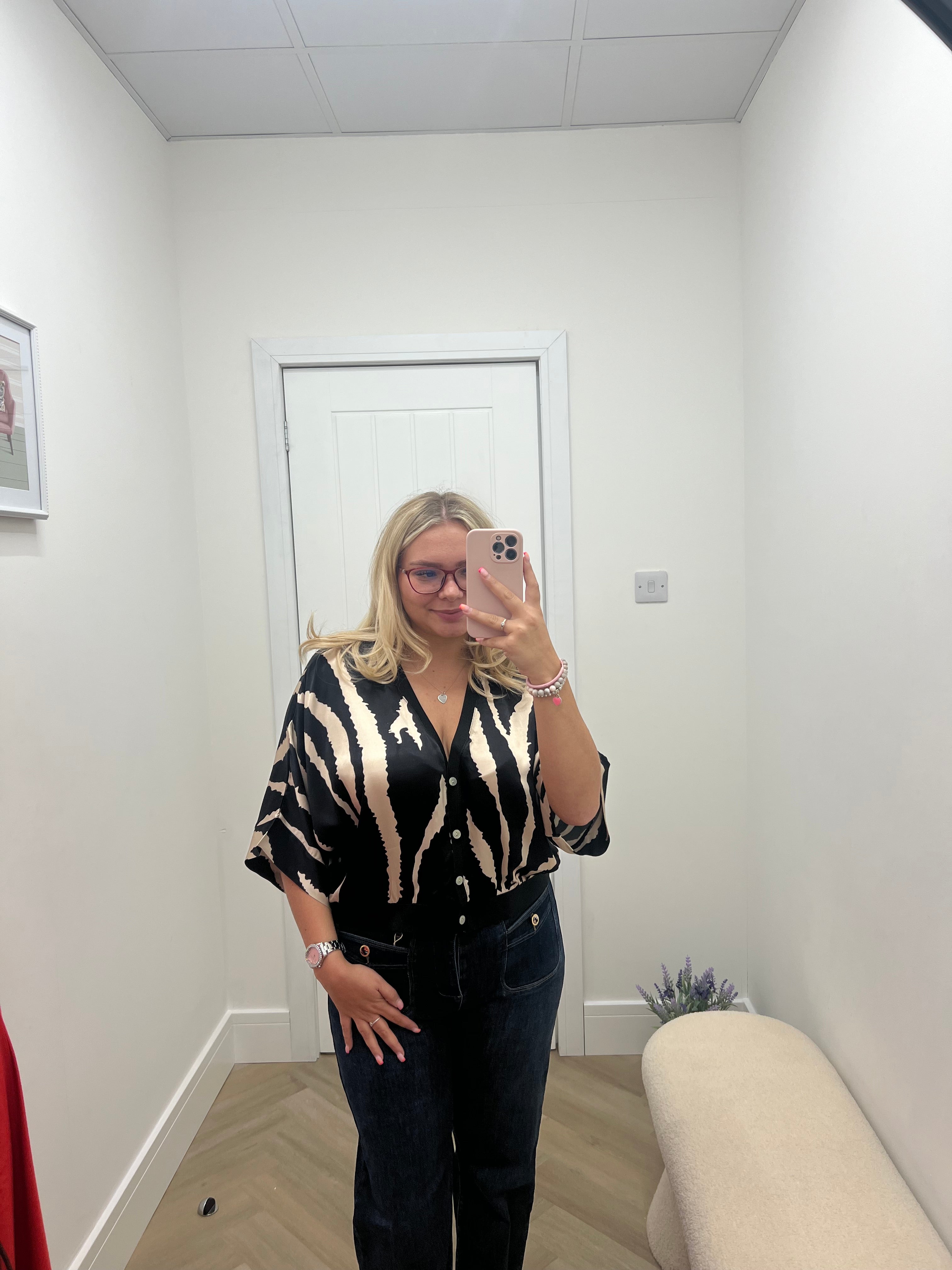 Debra blouse🤎🖤