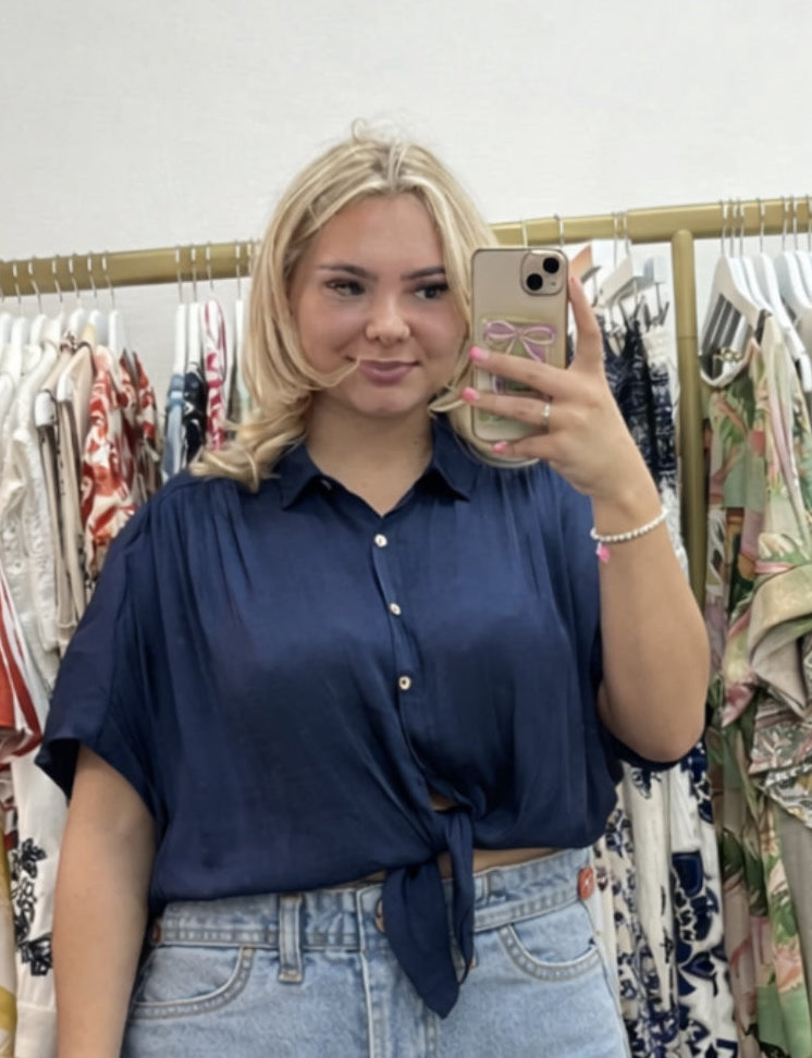 Izzie tie up blouse🎀