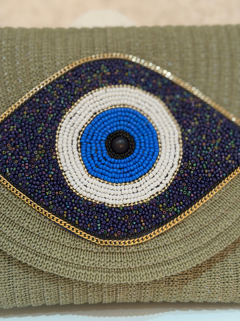 Eye Clutch