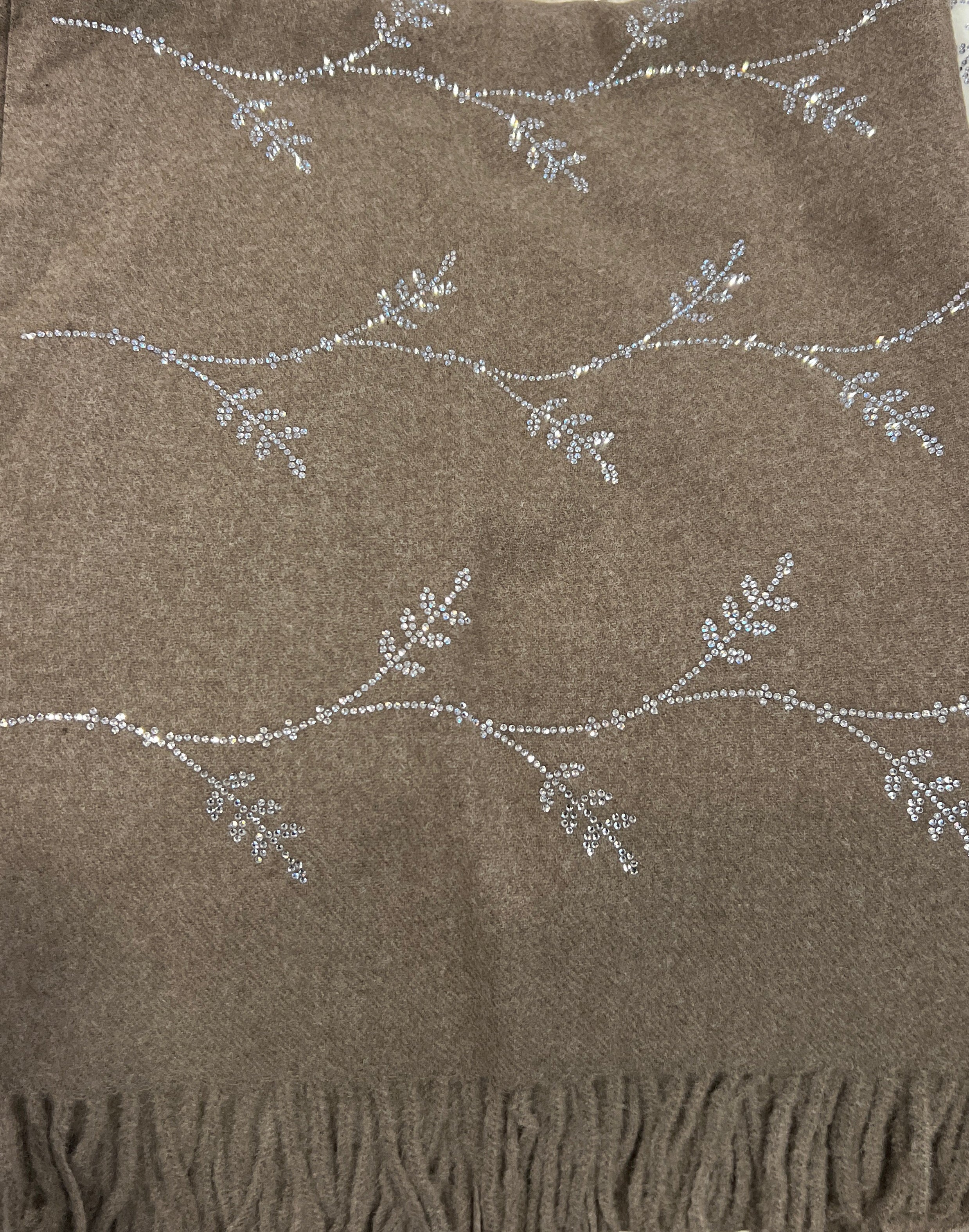 ✨ Leaf Sparkle Scarf