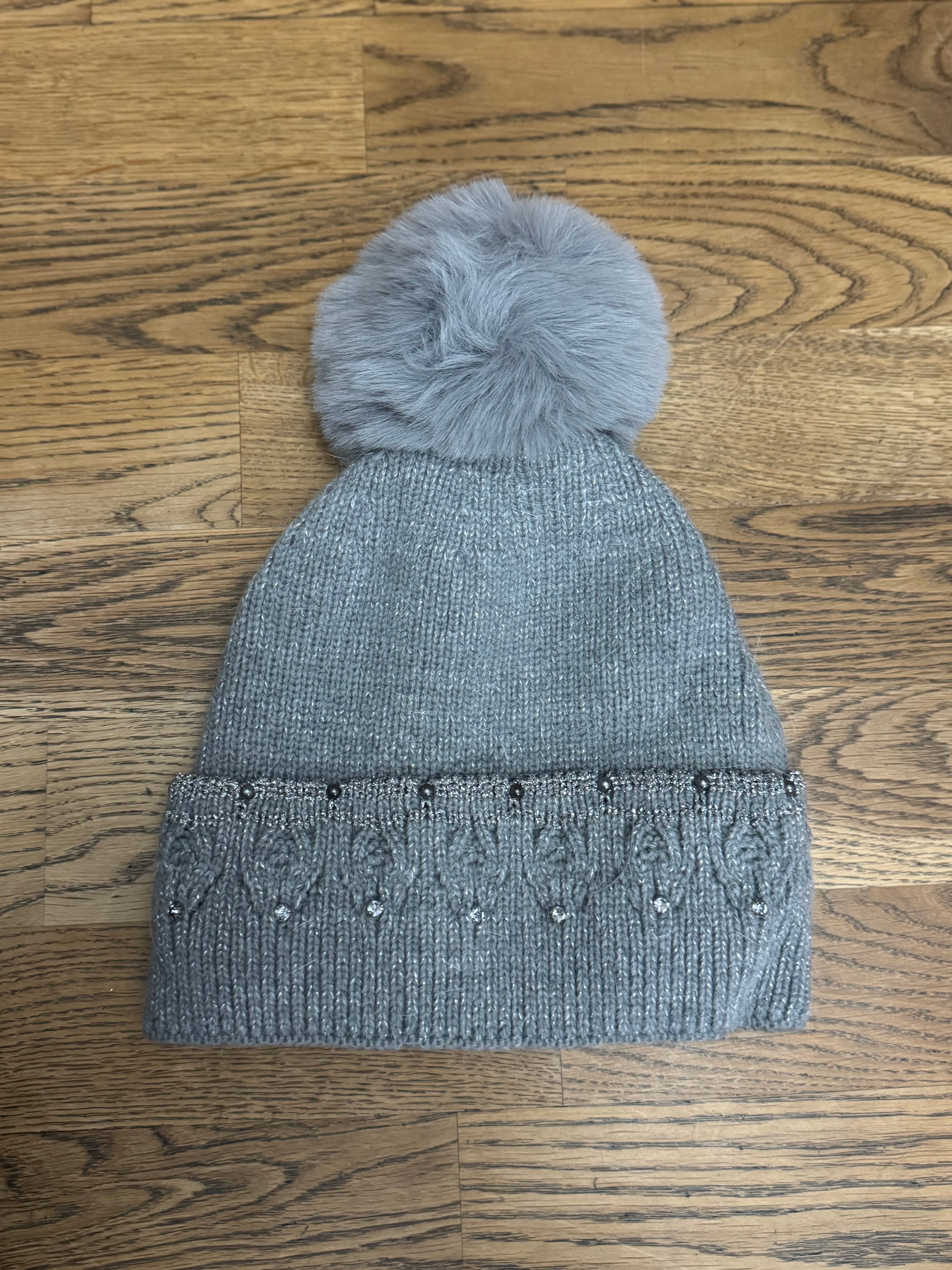 Lustrebloom Pom Beanie