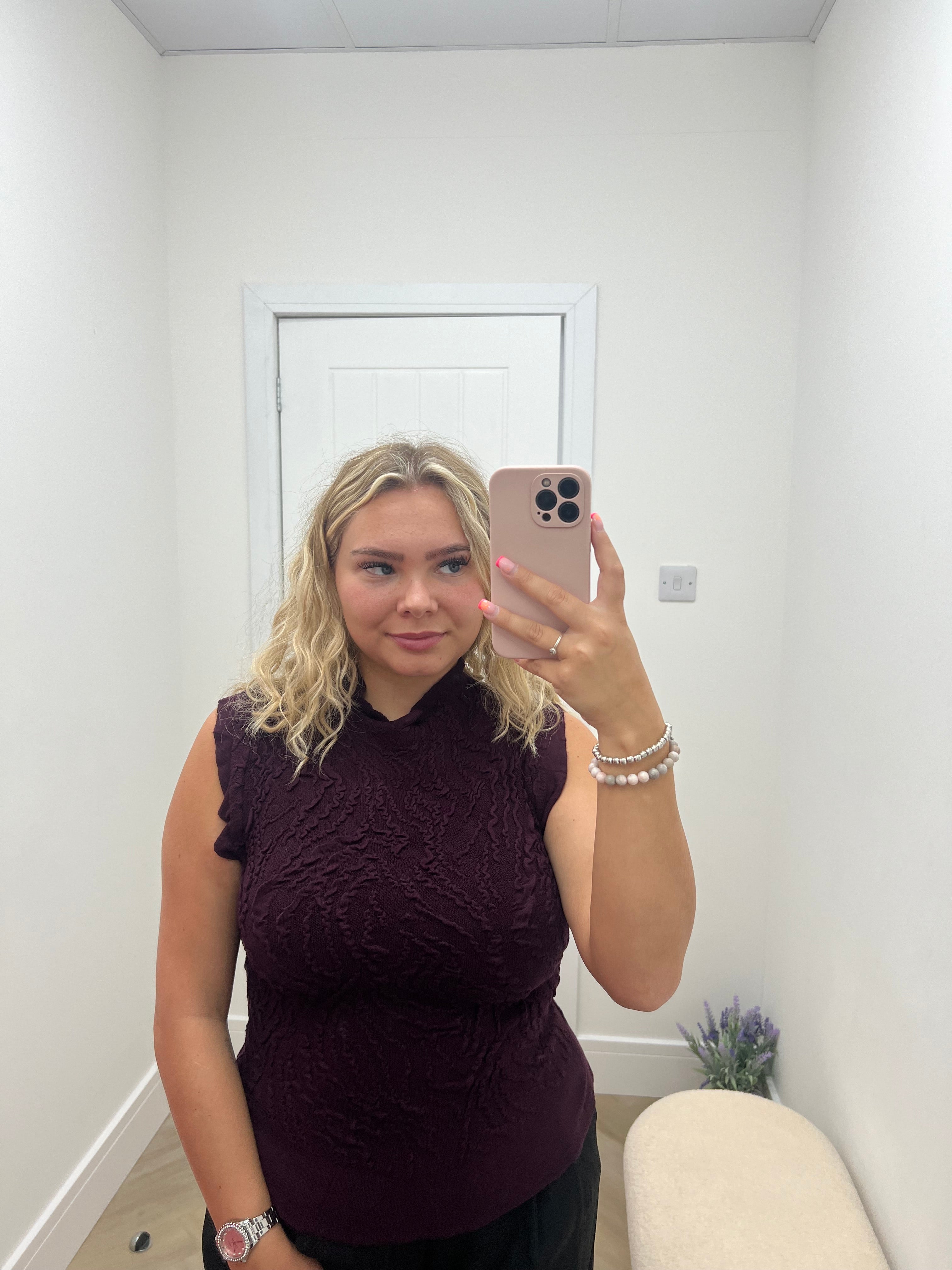 Skye sleeveless top🤍🤎🖤