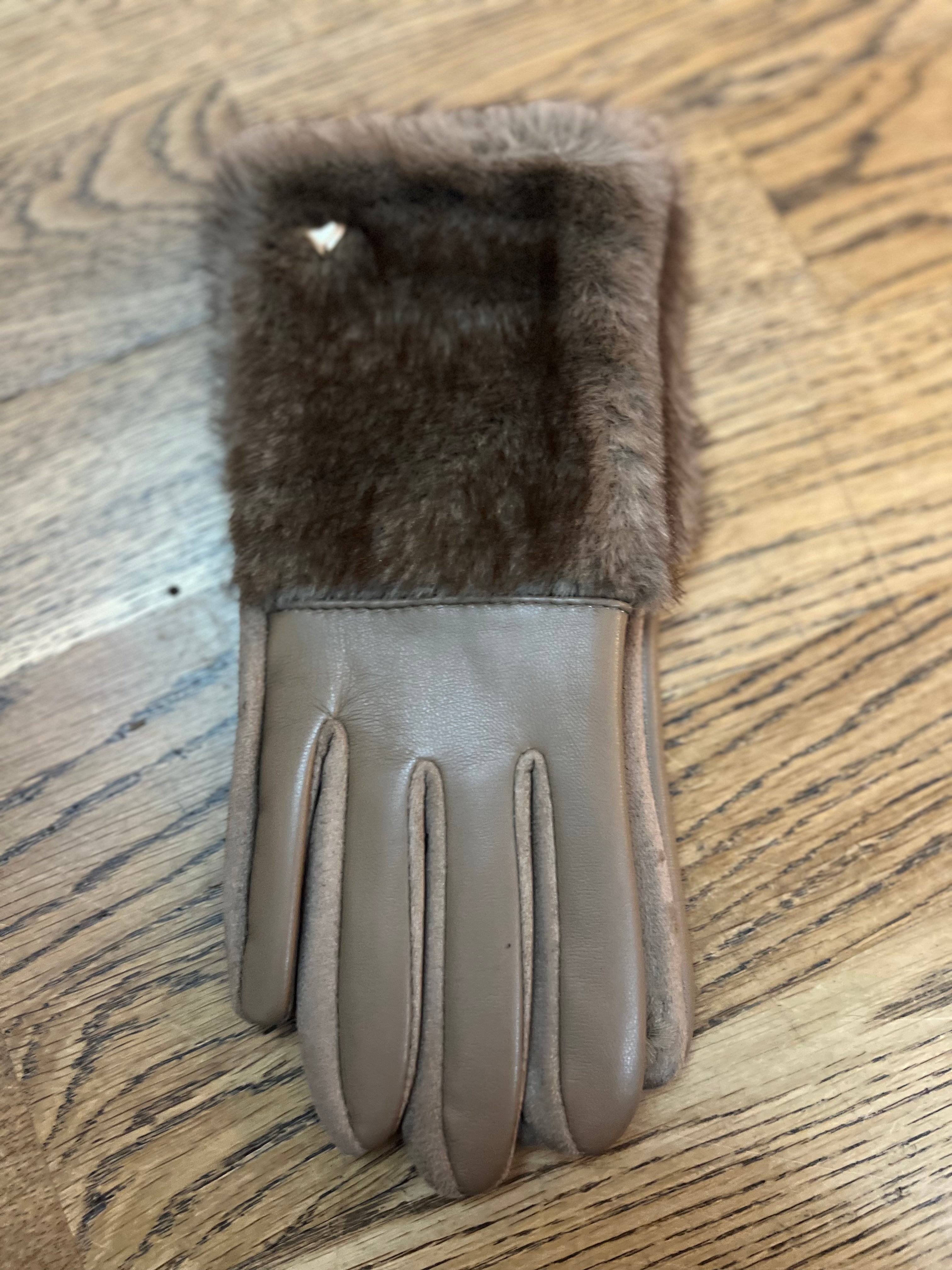 🖤 Fur Heart Gloves with Touchscreen Finger