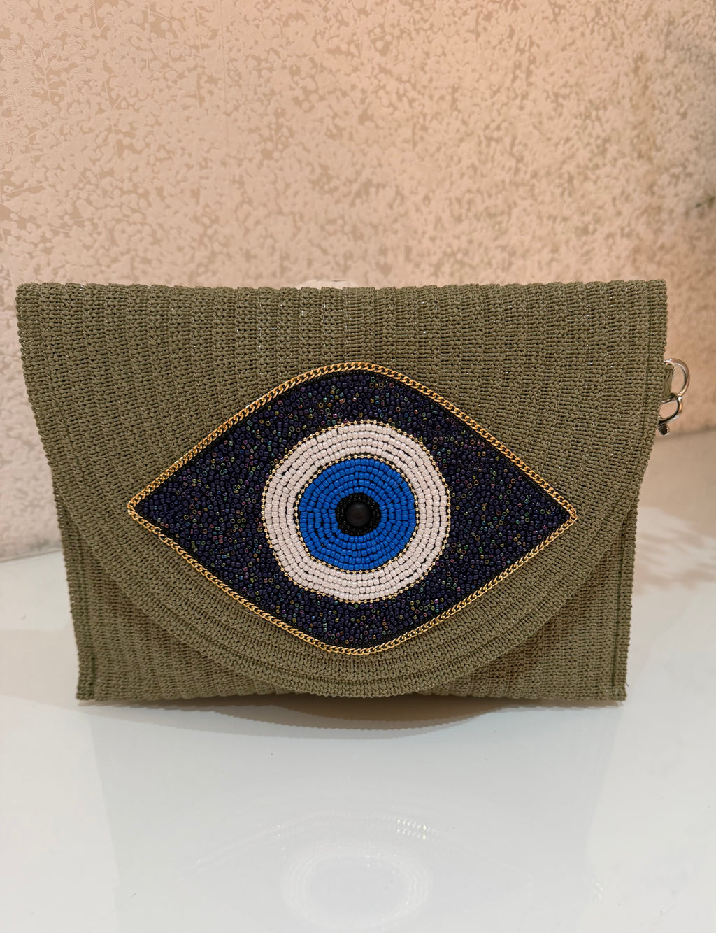 Eye Clutch