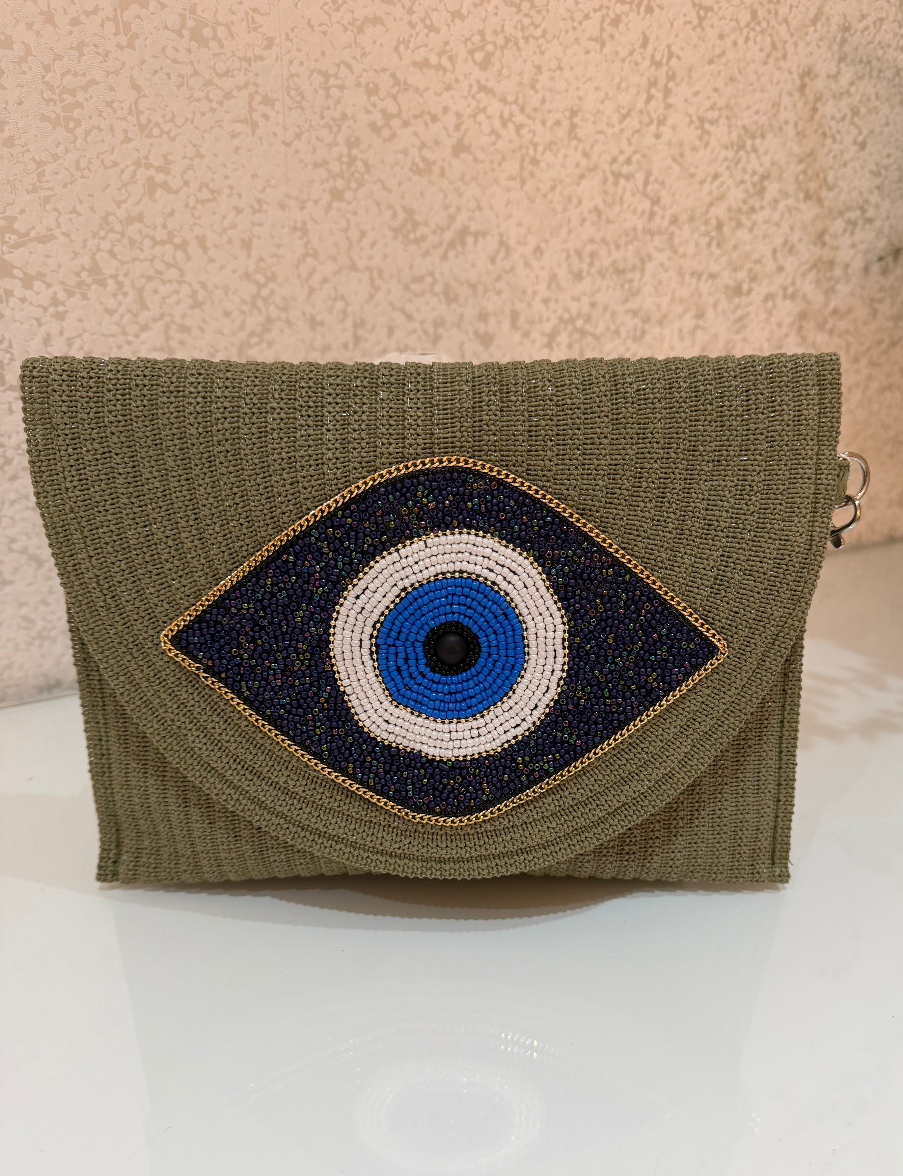 Eye Clutch