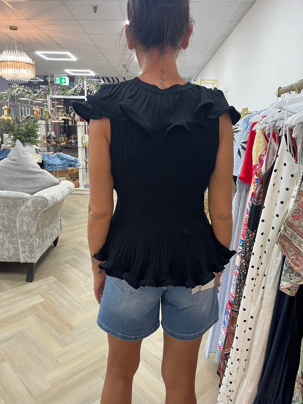 Kelsie Frill top🤍🖤🤎