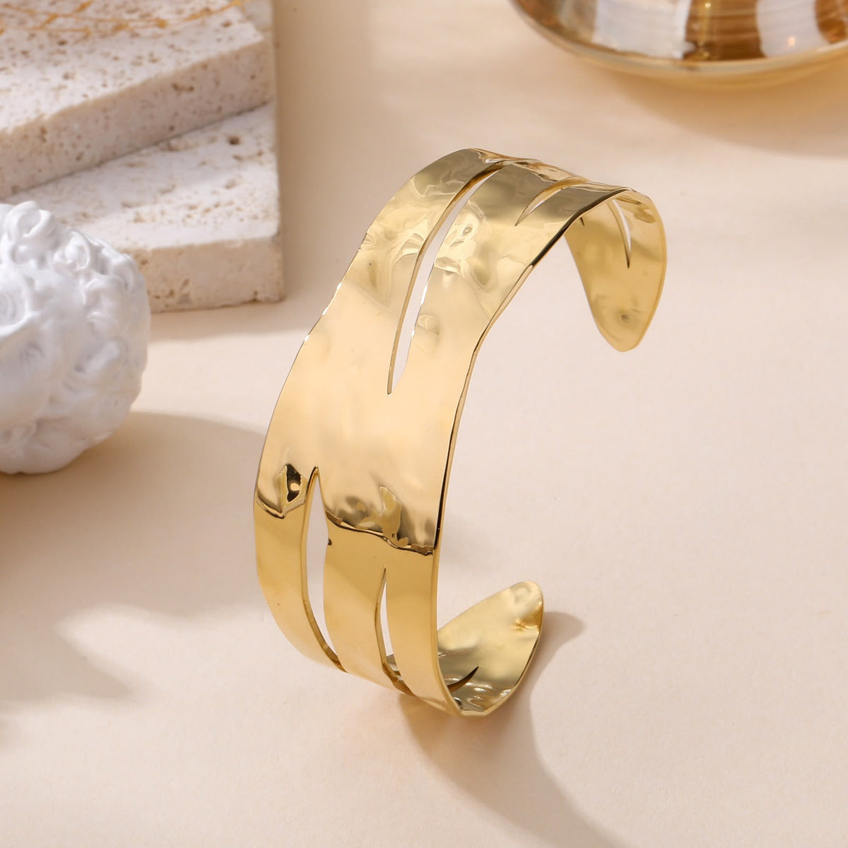 The Sleek Cuff