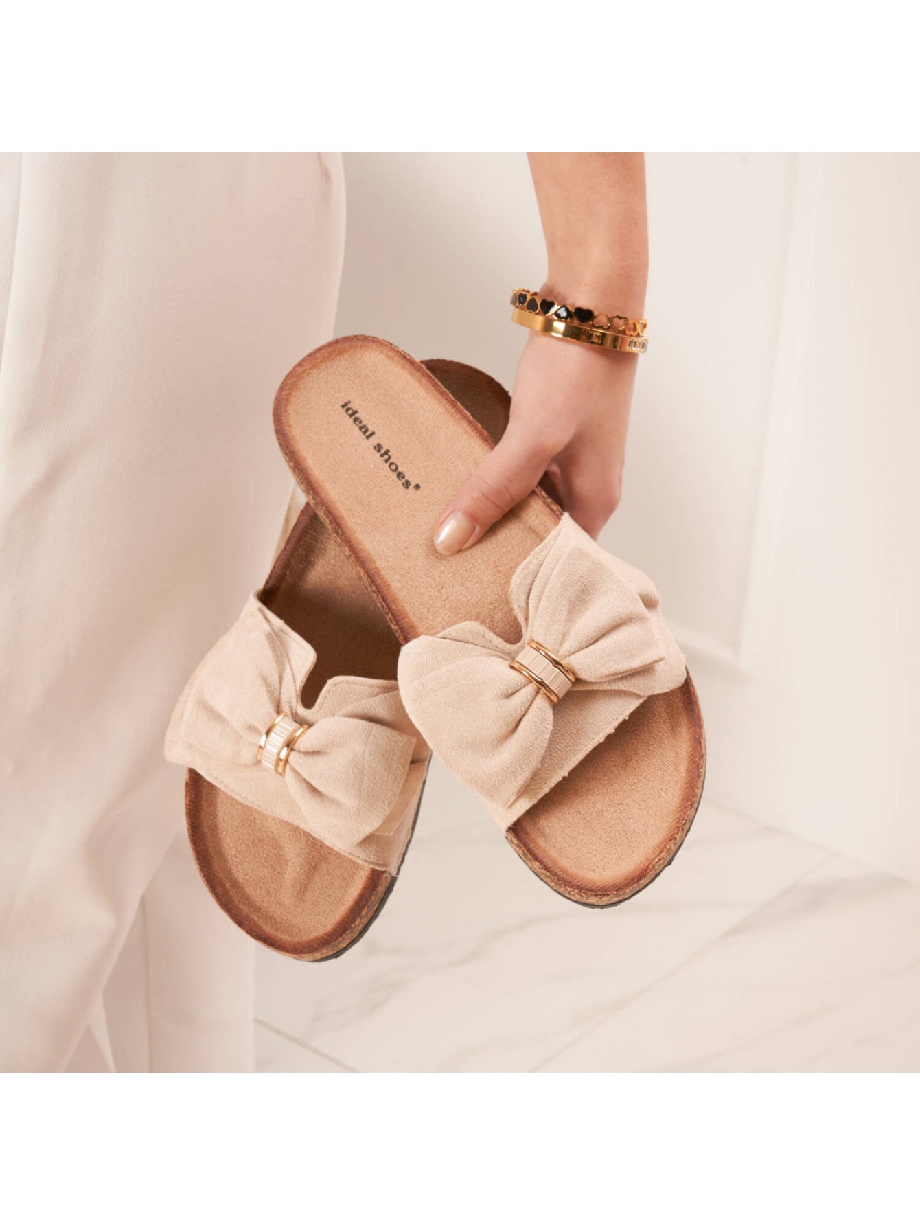 Bow Sliders