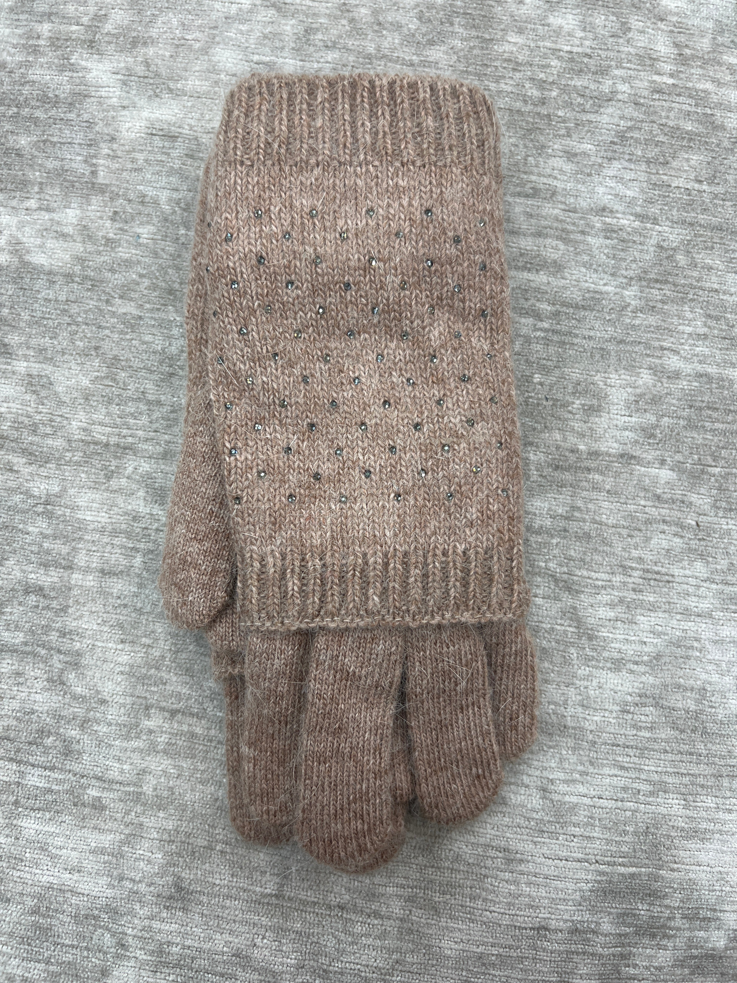 🧤Frostlight Studded Knit Gloves