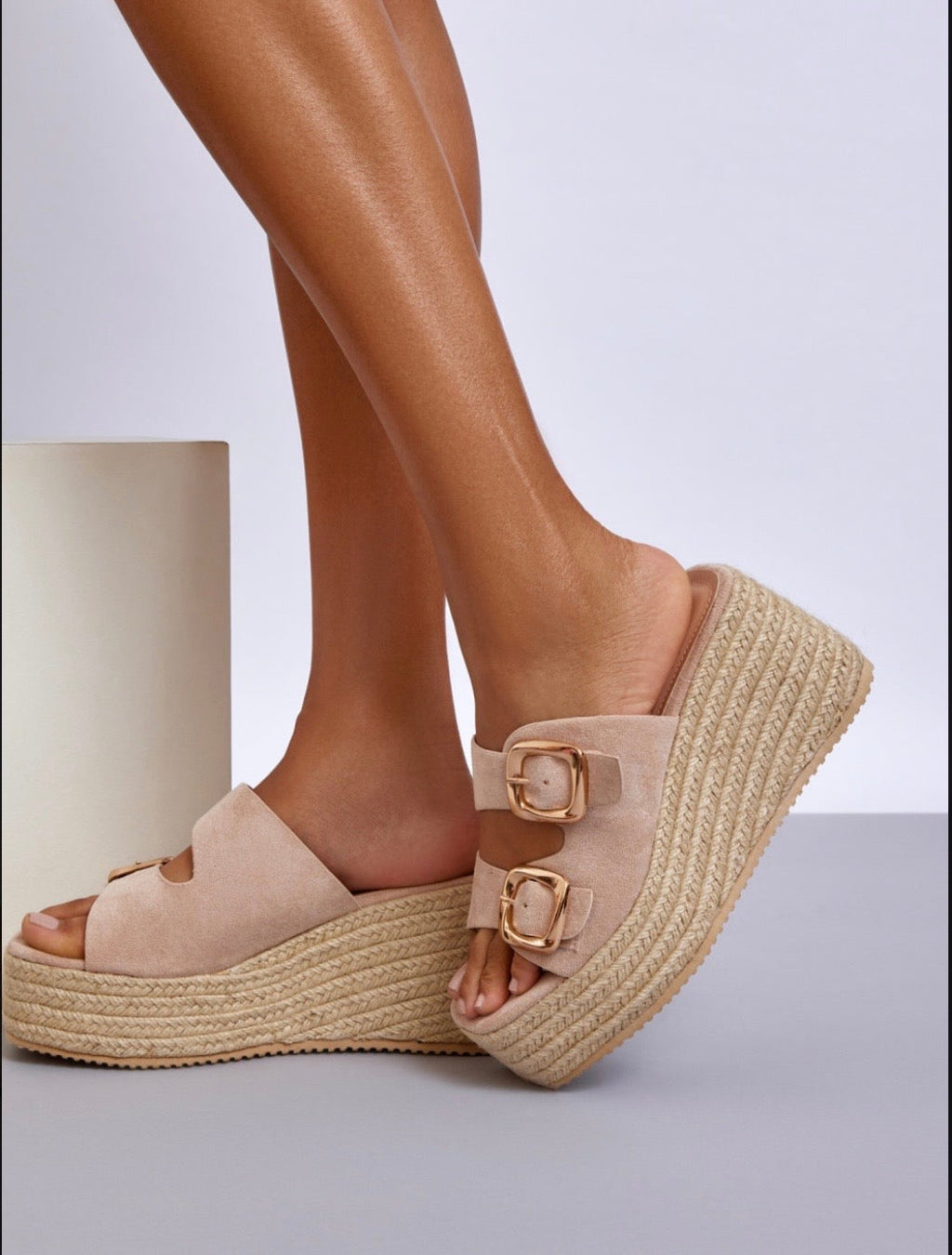 Double buckle wedge