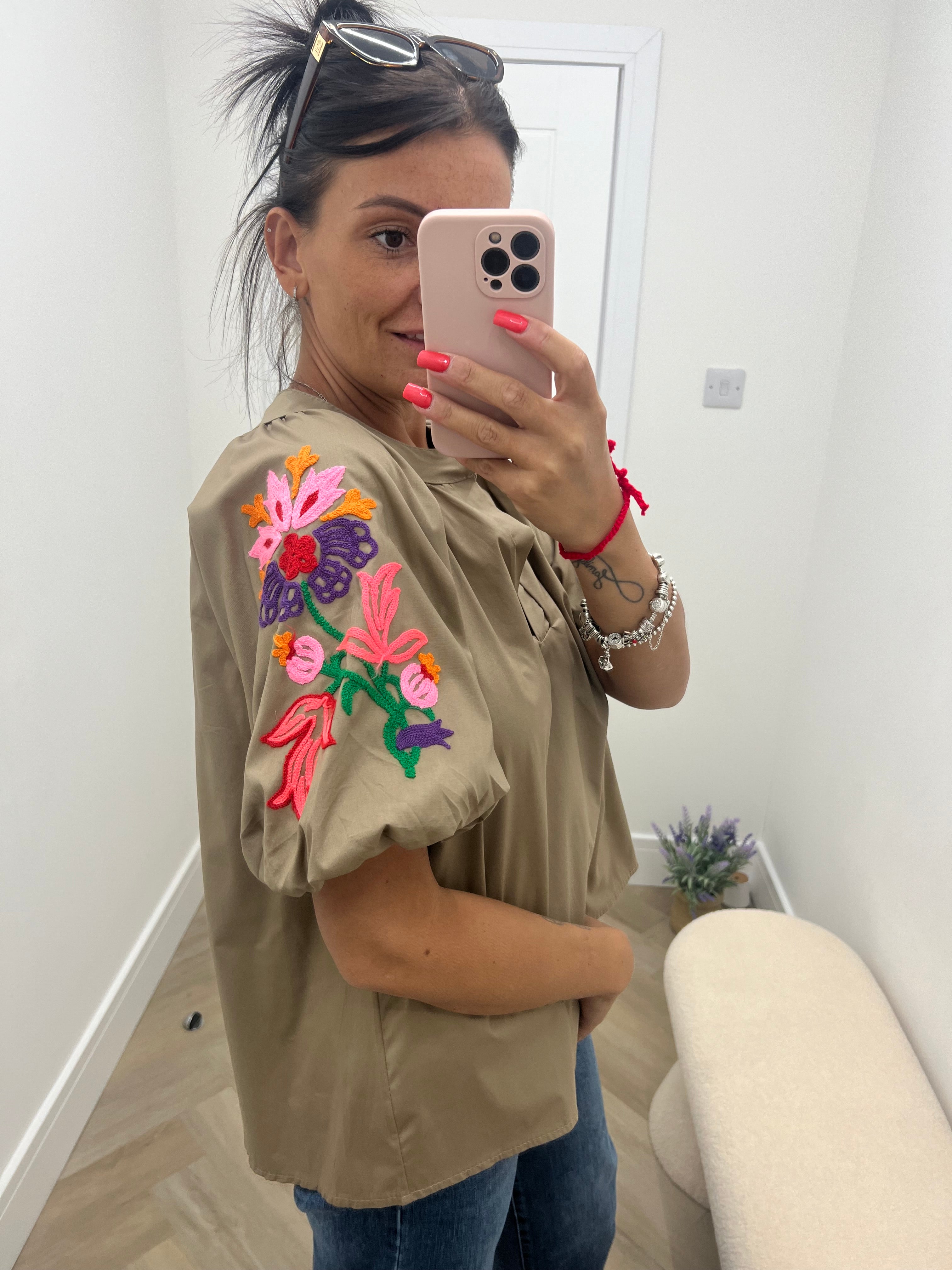 Krya flower sleeve blouse🌺💐
