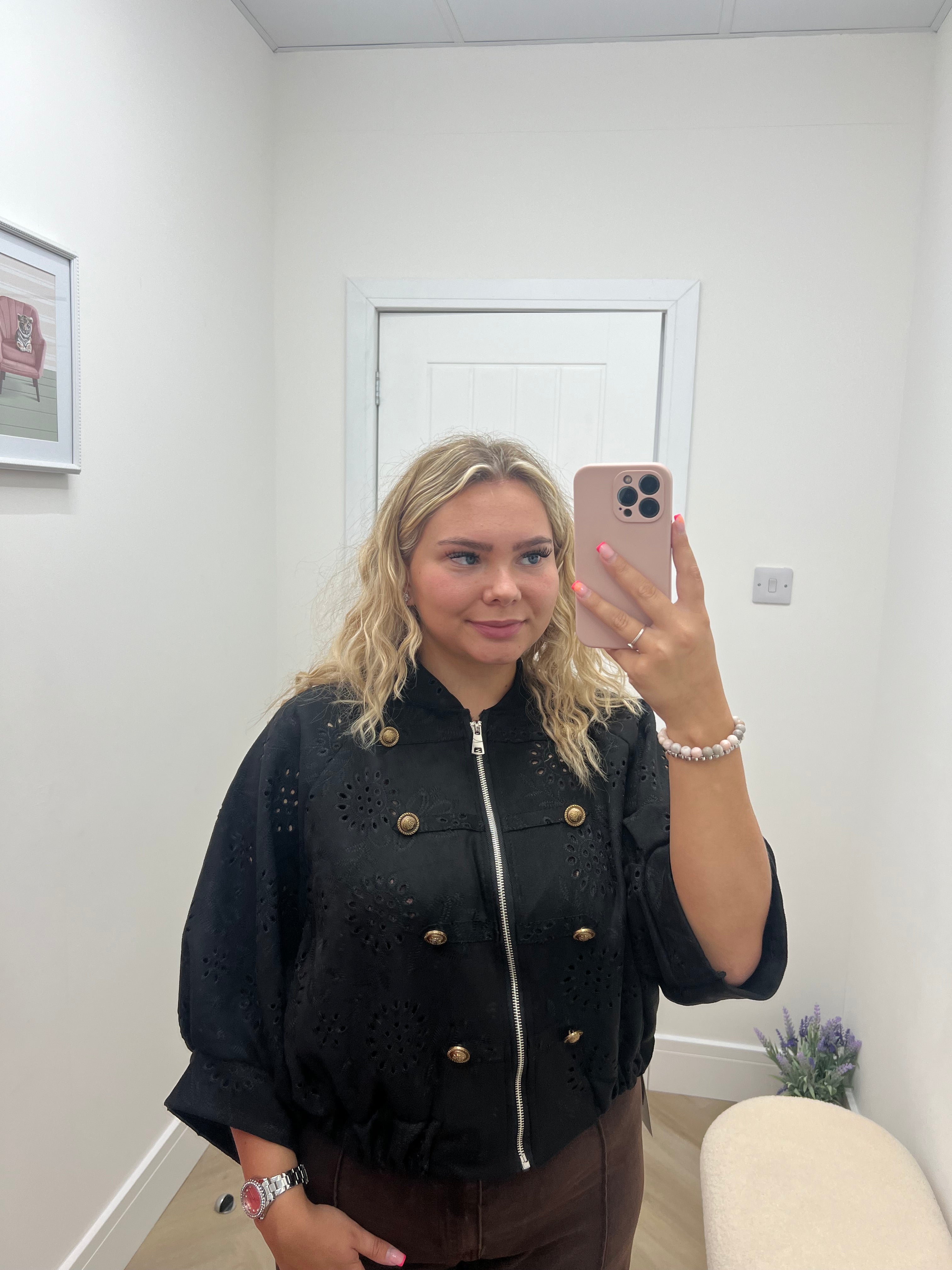 Demi embroidered jacket🤎🖤