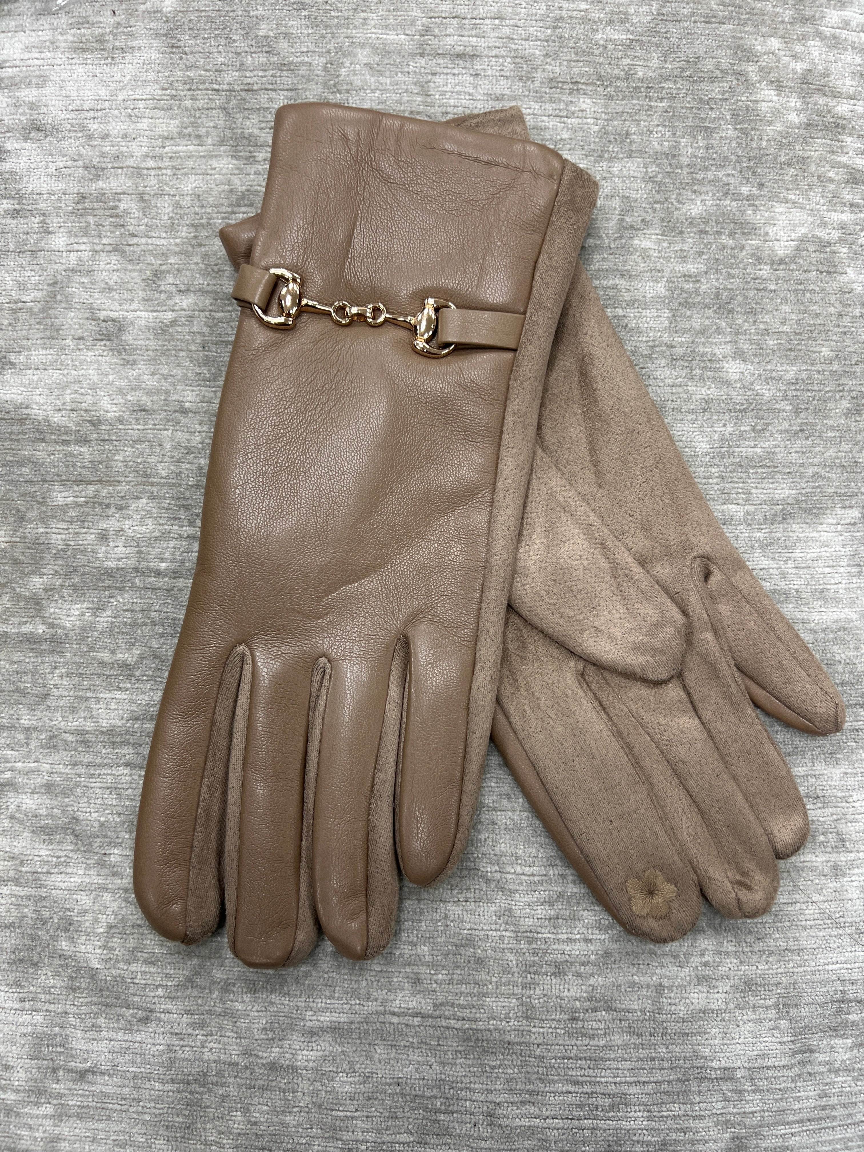 ✨ Chainlink Chic Faux Leather Gloves