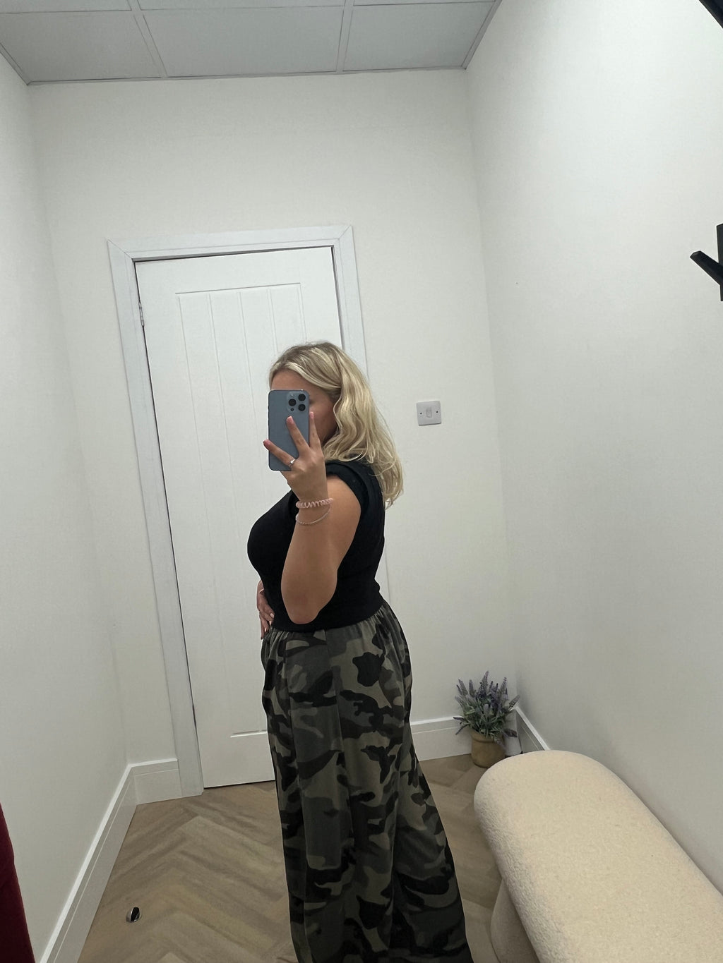 Sierra Camo Cropped Barrel Joggers