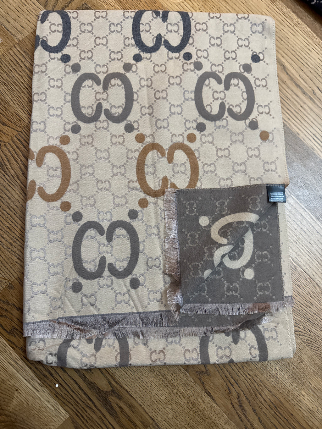 GG Echo Scarf 🧣