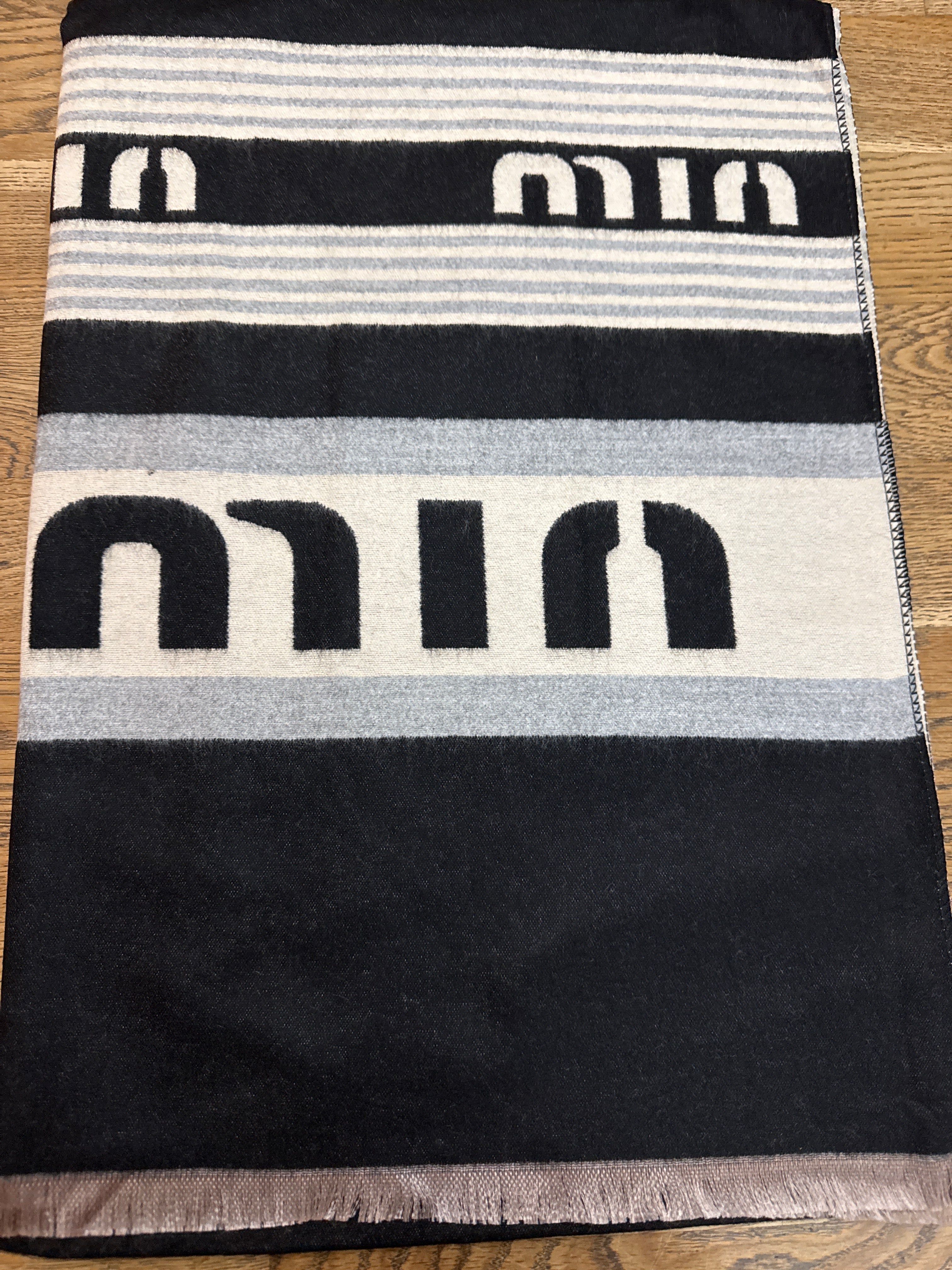 MUI Scarf