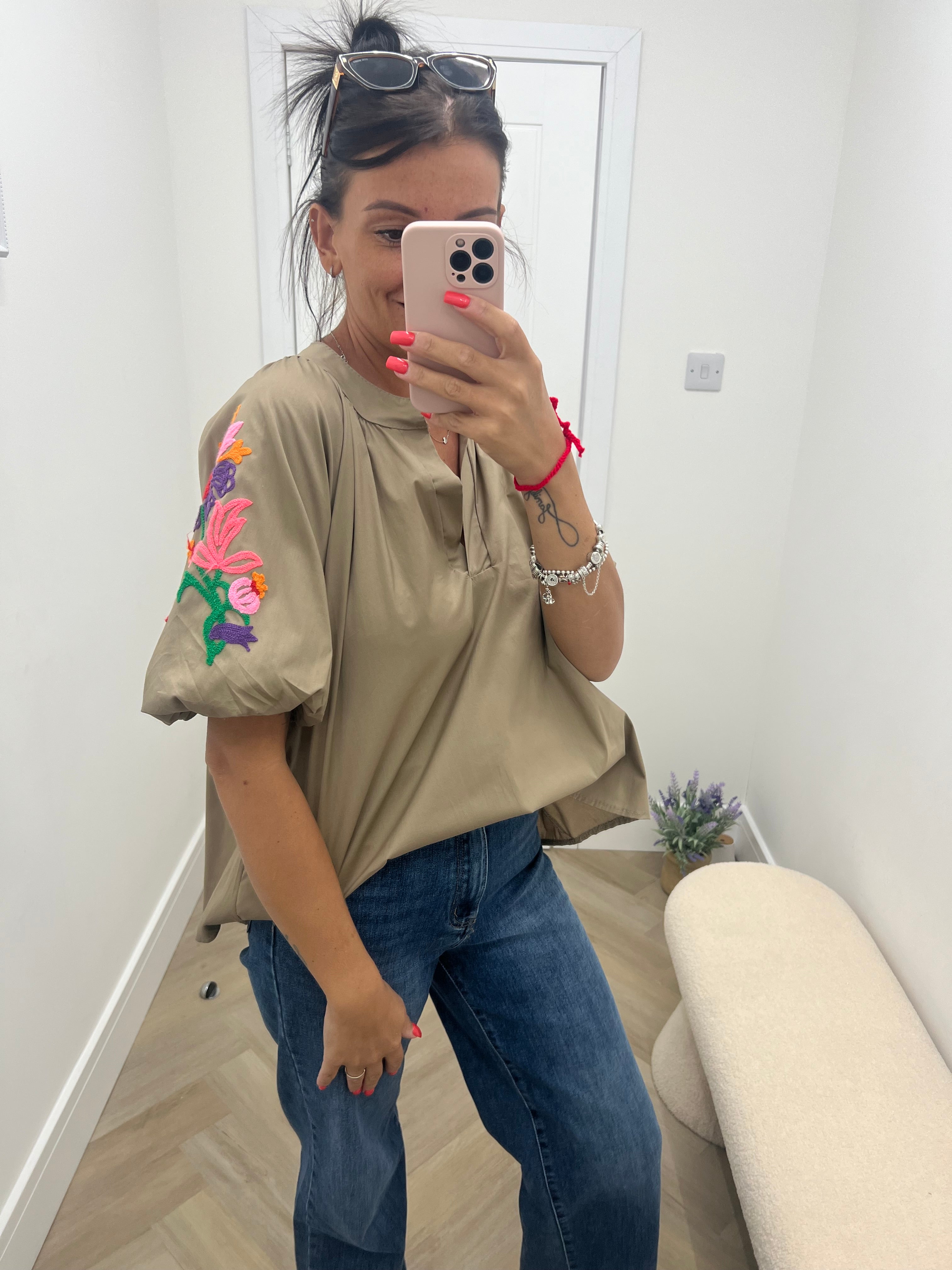 Krya flower sleeve blouse🌺💐